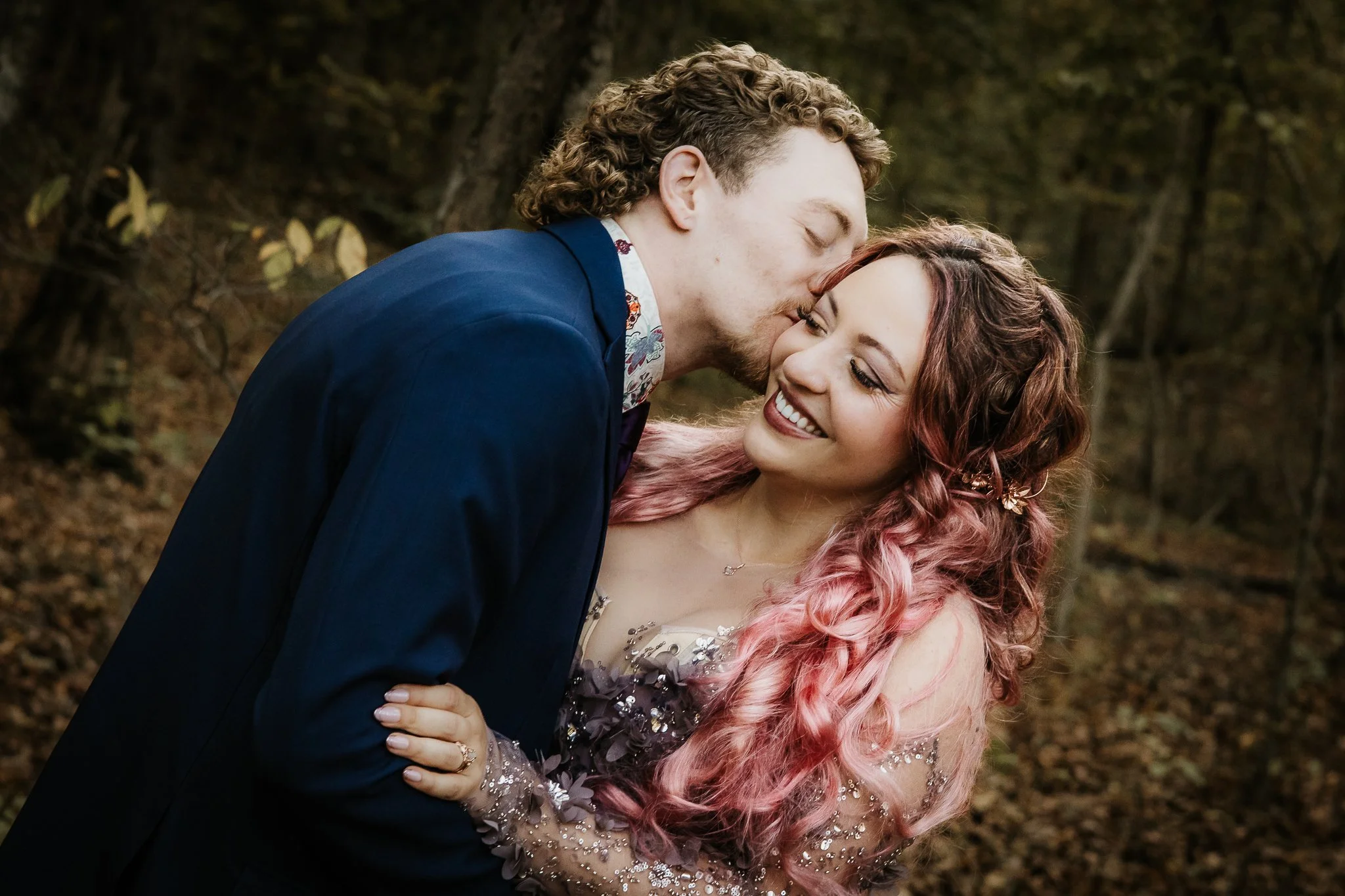 While it may be snowing in Indiana today, I'm still mentally here. Cheers to Shea and Mike on their gorgeous autumn wedding. It was an honor capturing your love. 🍂💛

//

#wedding #autumn #autumnwedding #weddingphotography #photography #love #photog