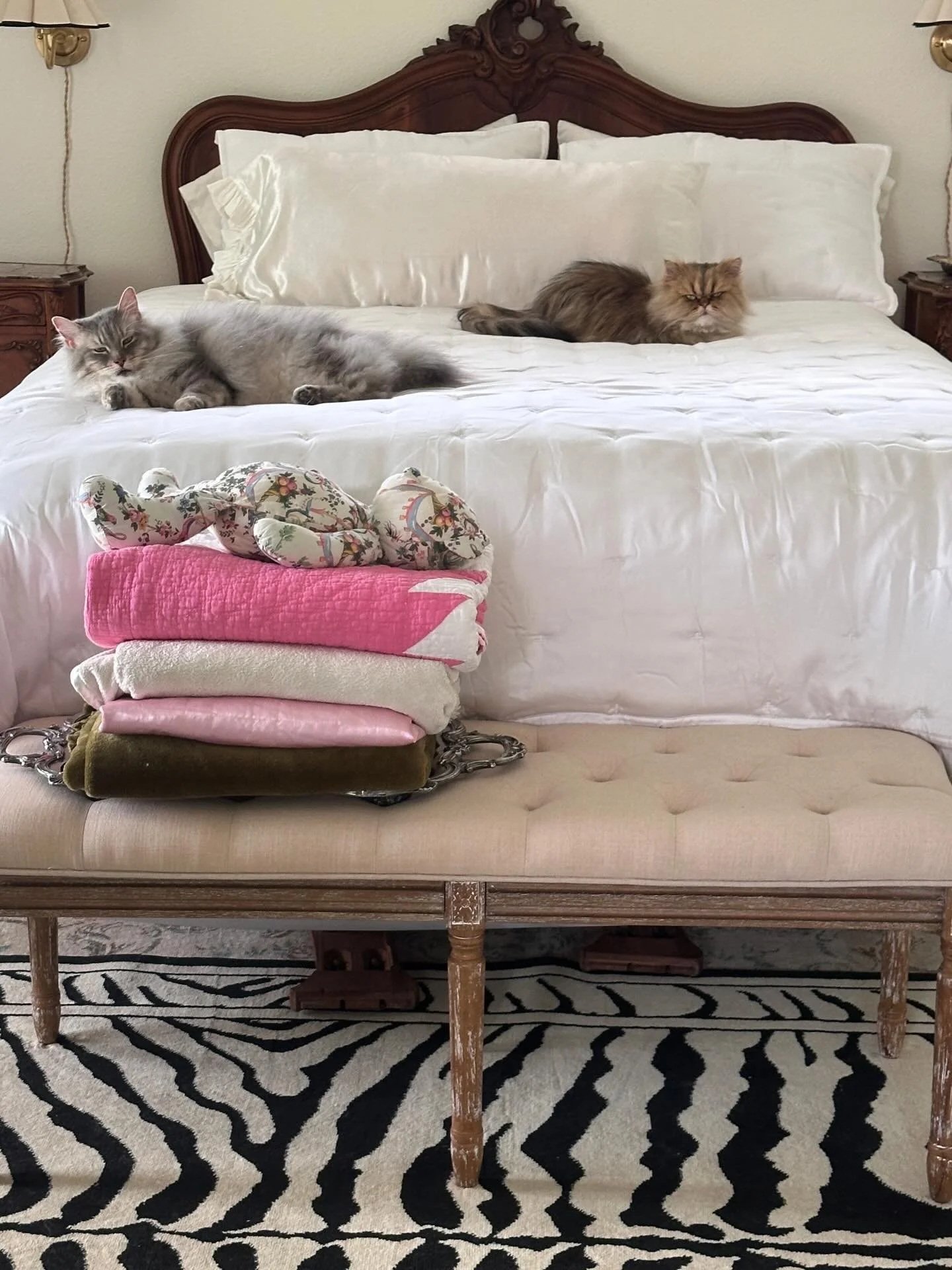 I&rsquo;ve spent one month in my new house and it&rsquo;s a freaking dream come true. Things are still finding their spaces and there are a few corners piled with items I forgot i owned but to be living in a space I feel constantly inspired by and sa