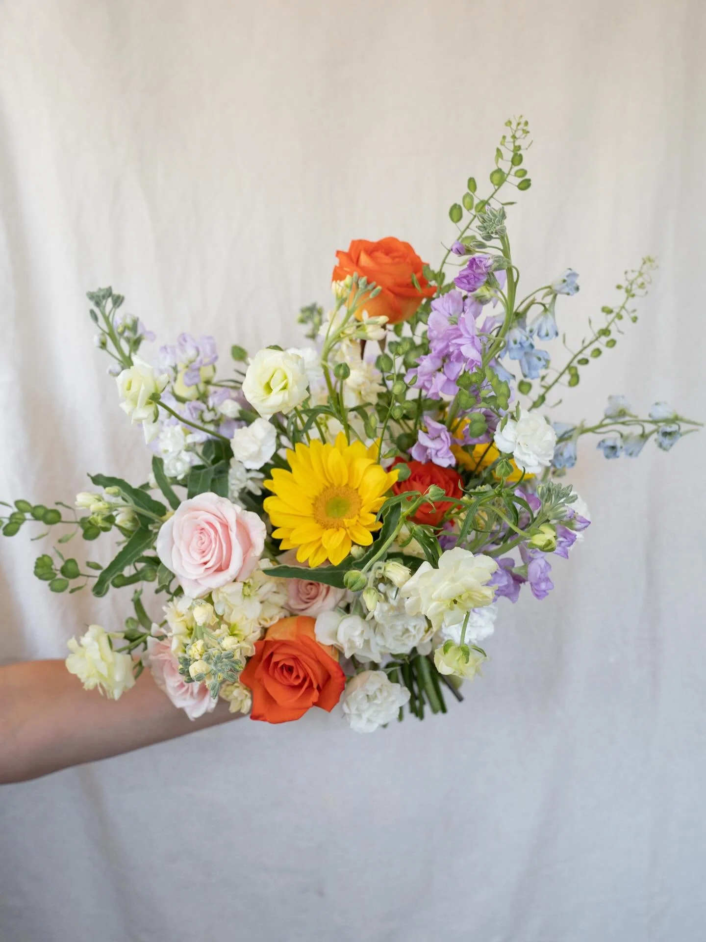 It&rsquo;s good to be drowning in flowers again🌸

Can&rsquo;t wait to share more about this beautiful day!

Planner: @mountainarrowevents