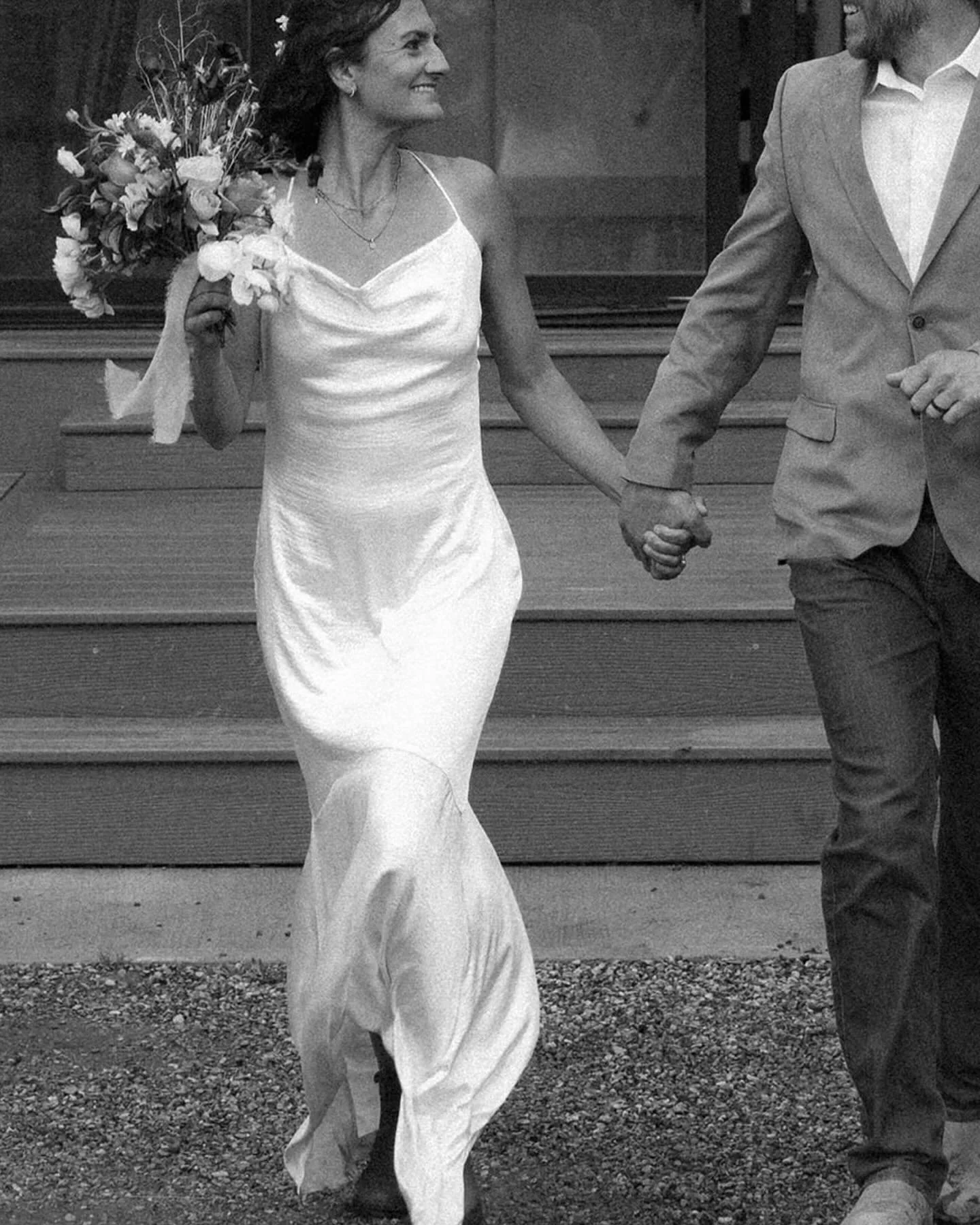 If it&rsquo;s not in a cozy A-Frame in the mountains I don&rsquo;t want it🤎

Models: @detox.with.haley
Planner/coordinator: @mountainesquewed
Photographer: @bykristenmarie
Florals: @mariposaflorals
Hair and Makeup: @reitz_weddingmakeup
Dress: @kater