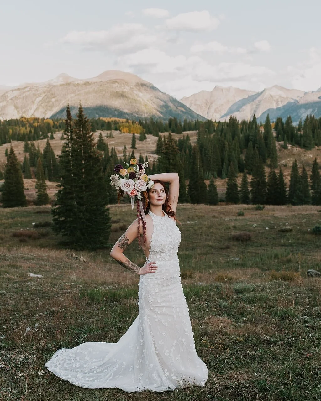 Stop and smell the roses🤎

Photo @thewanderlustelopements
Planning @mountainesquewed
Florals @mariposaflorals 
Hotel @rochesterhotel 
HMU @crystal_wolfchild_styling 
Dress @katerinasdarlingbridal 
Cake @toast.records.and.bakes 
Tablescape Rentals @m