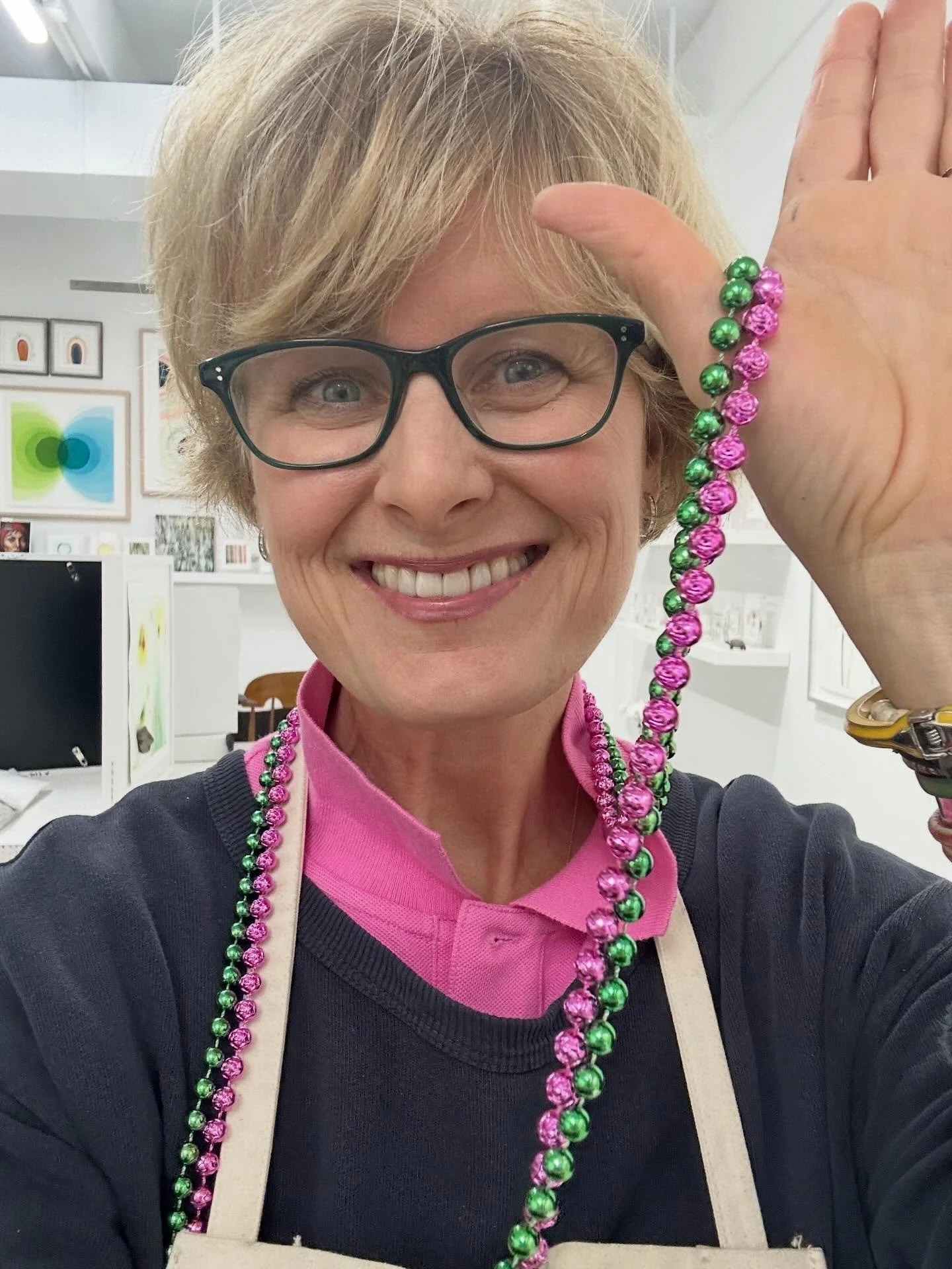 Nice to be back at the studio! I LOVE it here and my studio community! 💚🩷