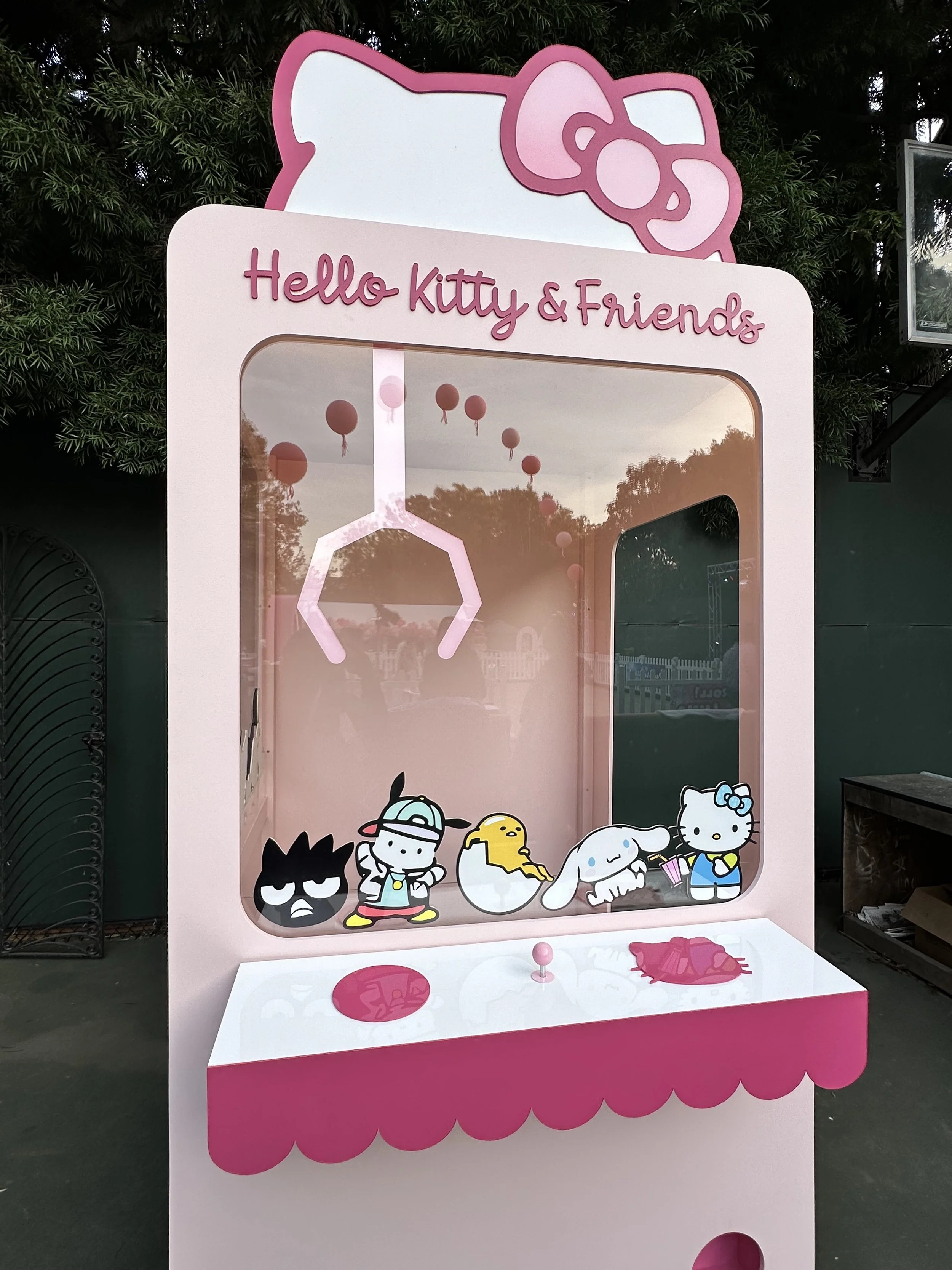 40”x7'x40” Claw Machine