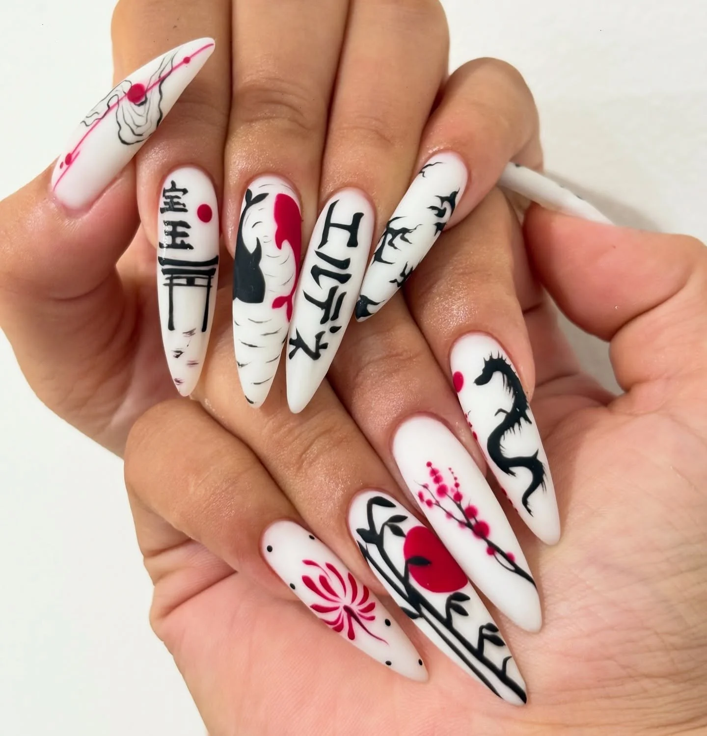 🖤 Japanese art on natural nails with BIAB ❤️
🐉 + 🌸 = pure perfection by Joy ✨

#lvl6