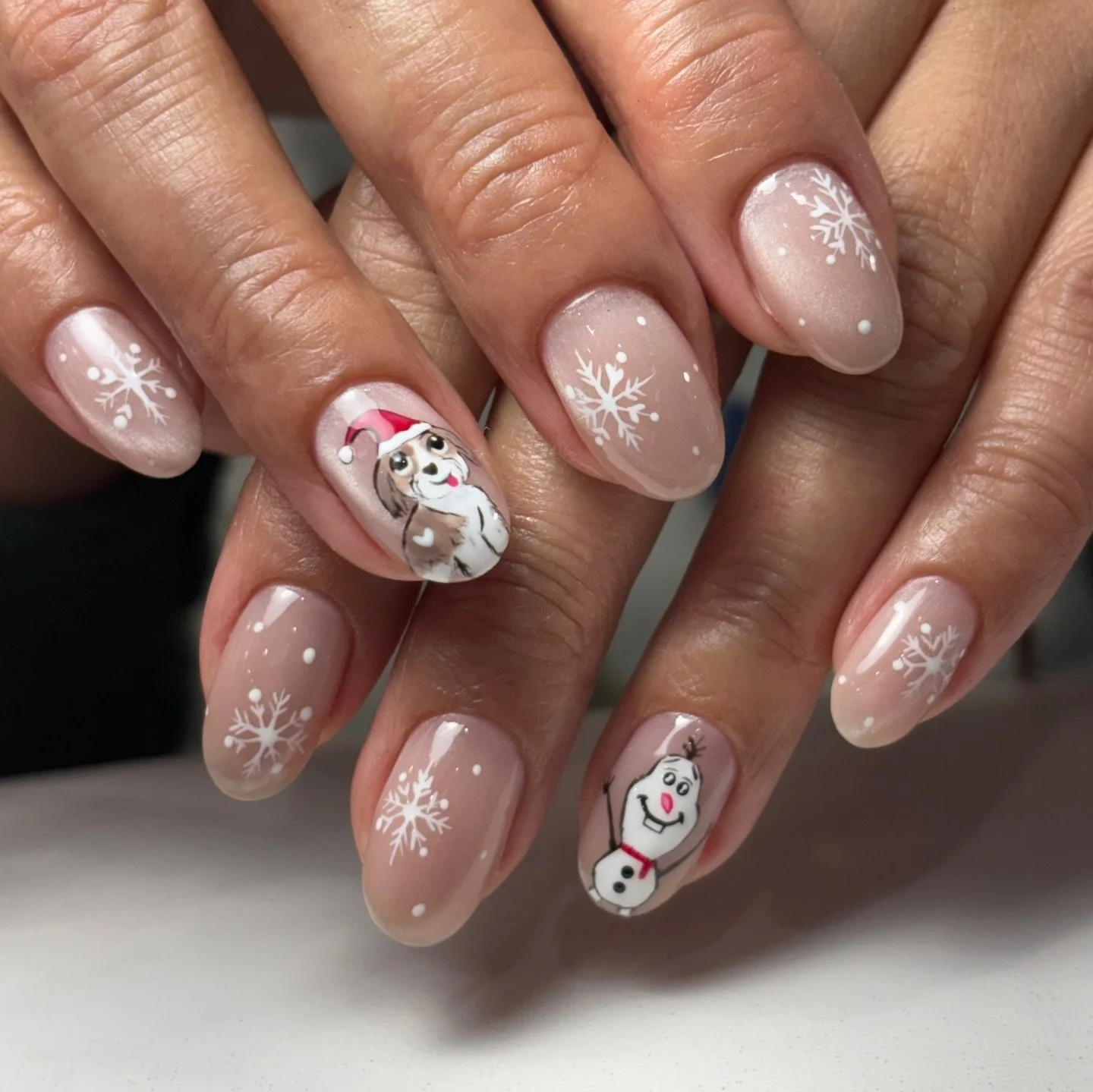 Does she look familiar? 🐶✨
This is our salon dog Sasha! She comes to work with us on Sundays and Mondays at Ballston location 
Joy drew her perfectly!! 🥹💕 
swipe to see the real Sasha! 🤍❄️

#arlingtonva #arlingtonnails #dmvnails #cutedognails #do