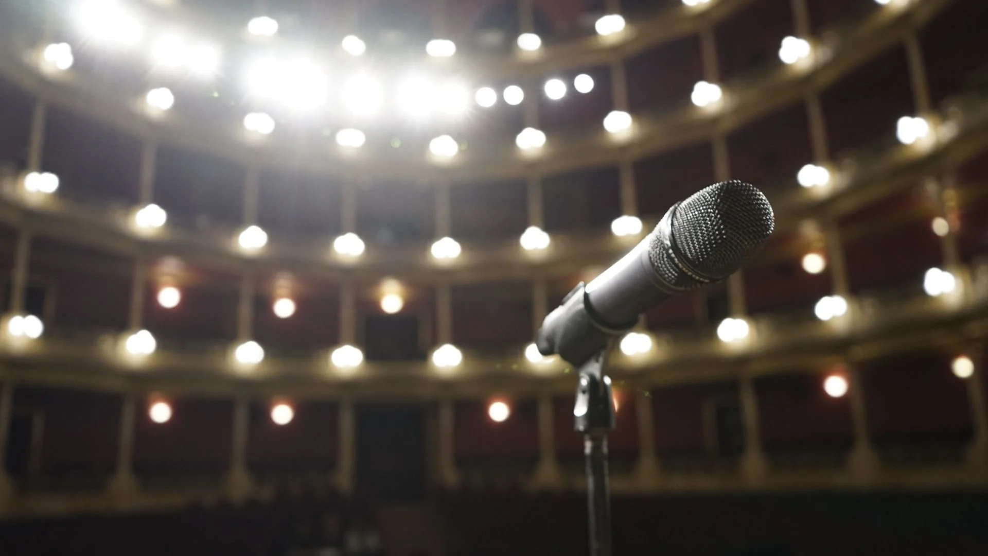 Does praising your opponent make you look weak?