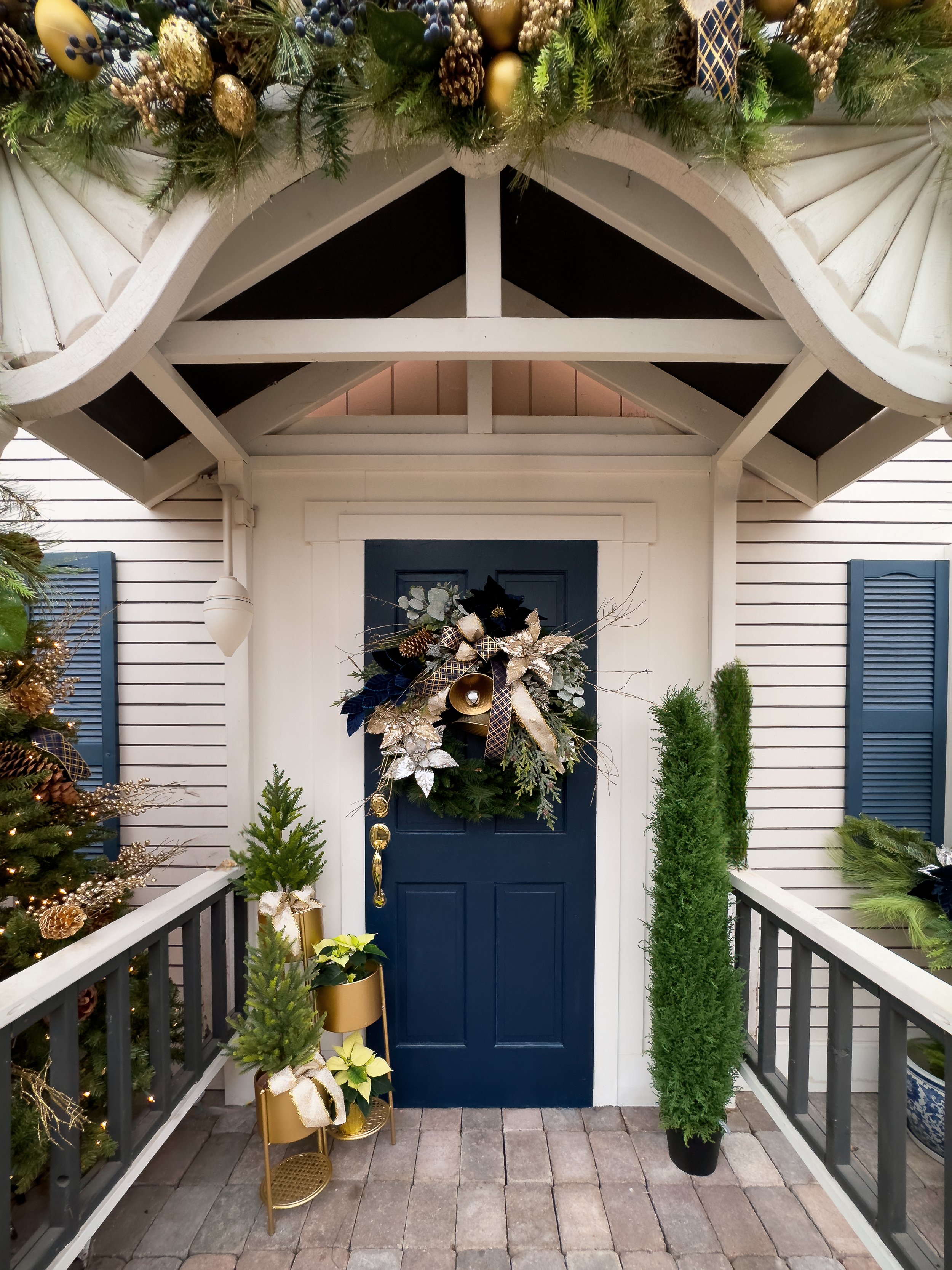 Holiday Porch Design