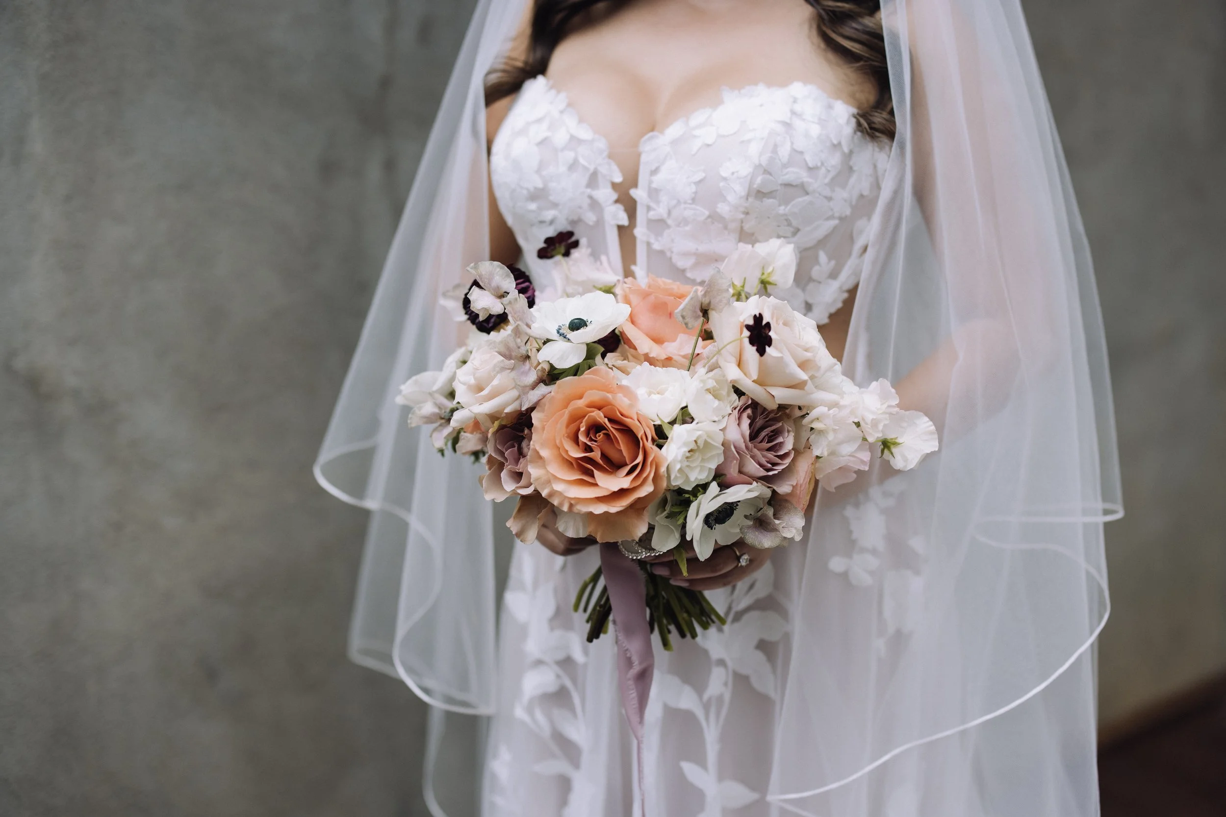 Romantic Wedding at The Oaks at Plum Creek: Organic Garden-Style Floral Design