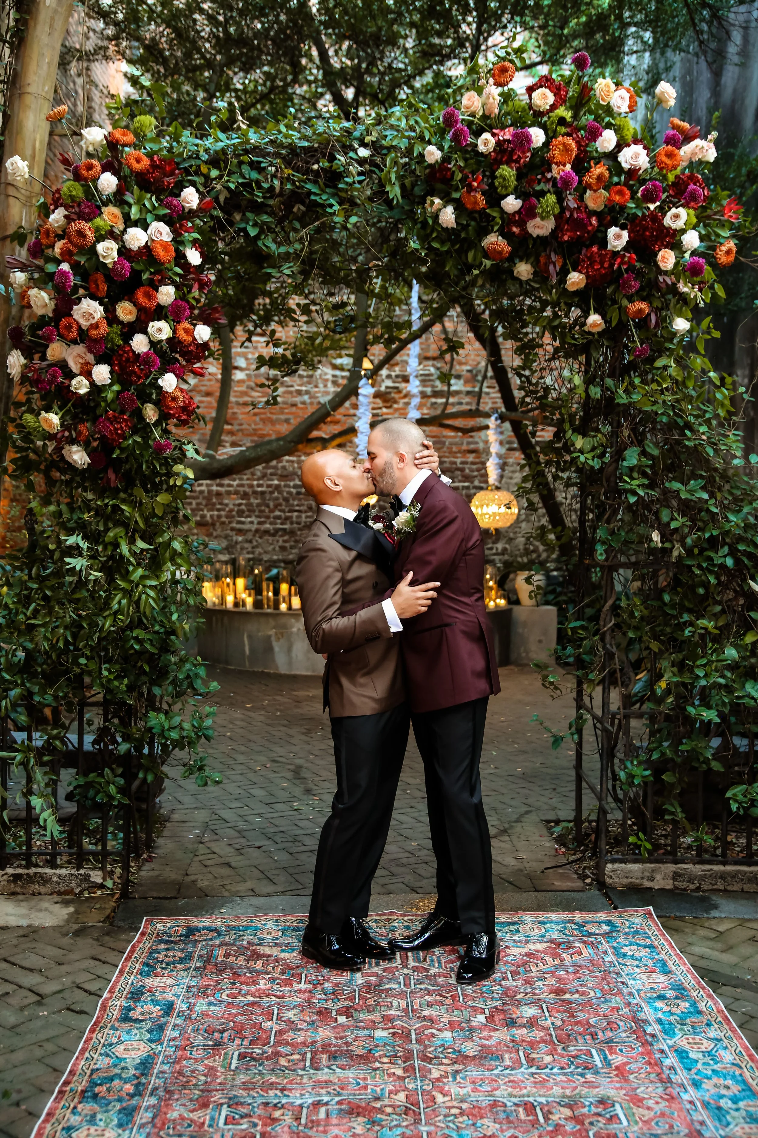 Devin & Andrew.
•Photographer: @joshwphoto