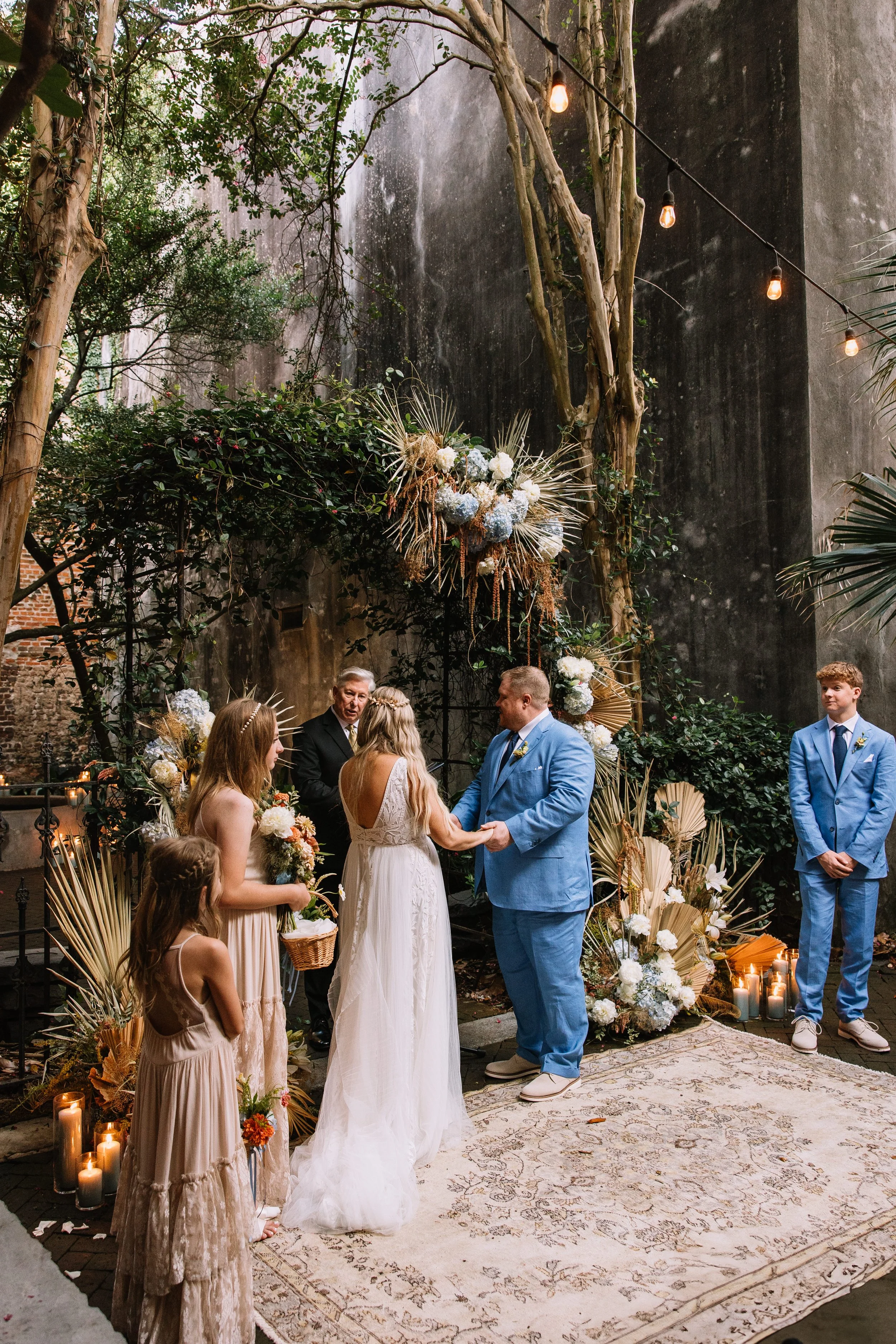 Shade & Lomax.
•Photographer: @ashleybiltzphoto