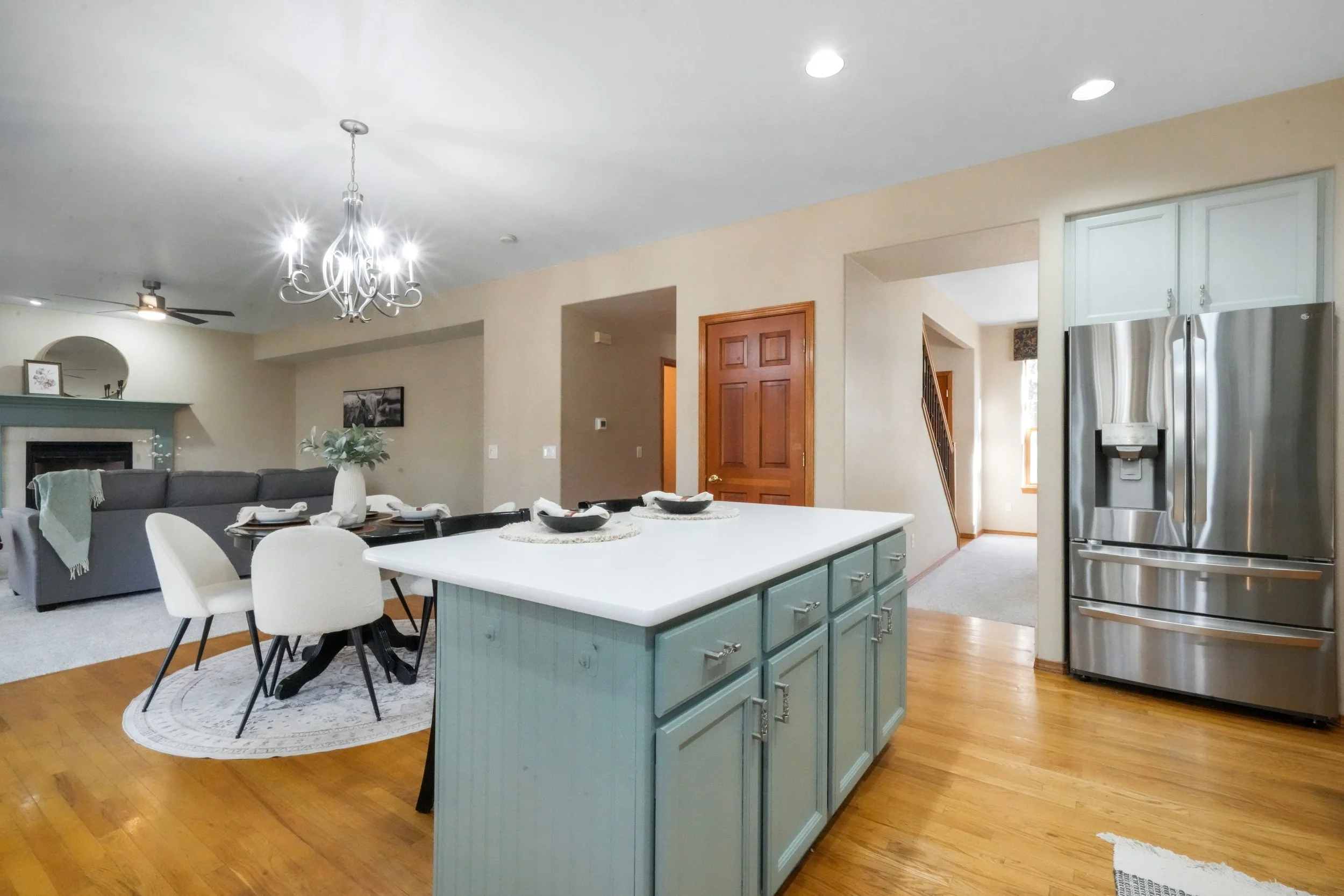 Kitchen & Dining 