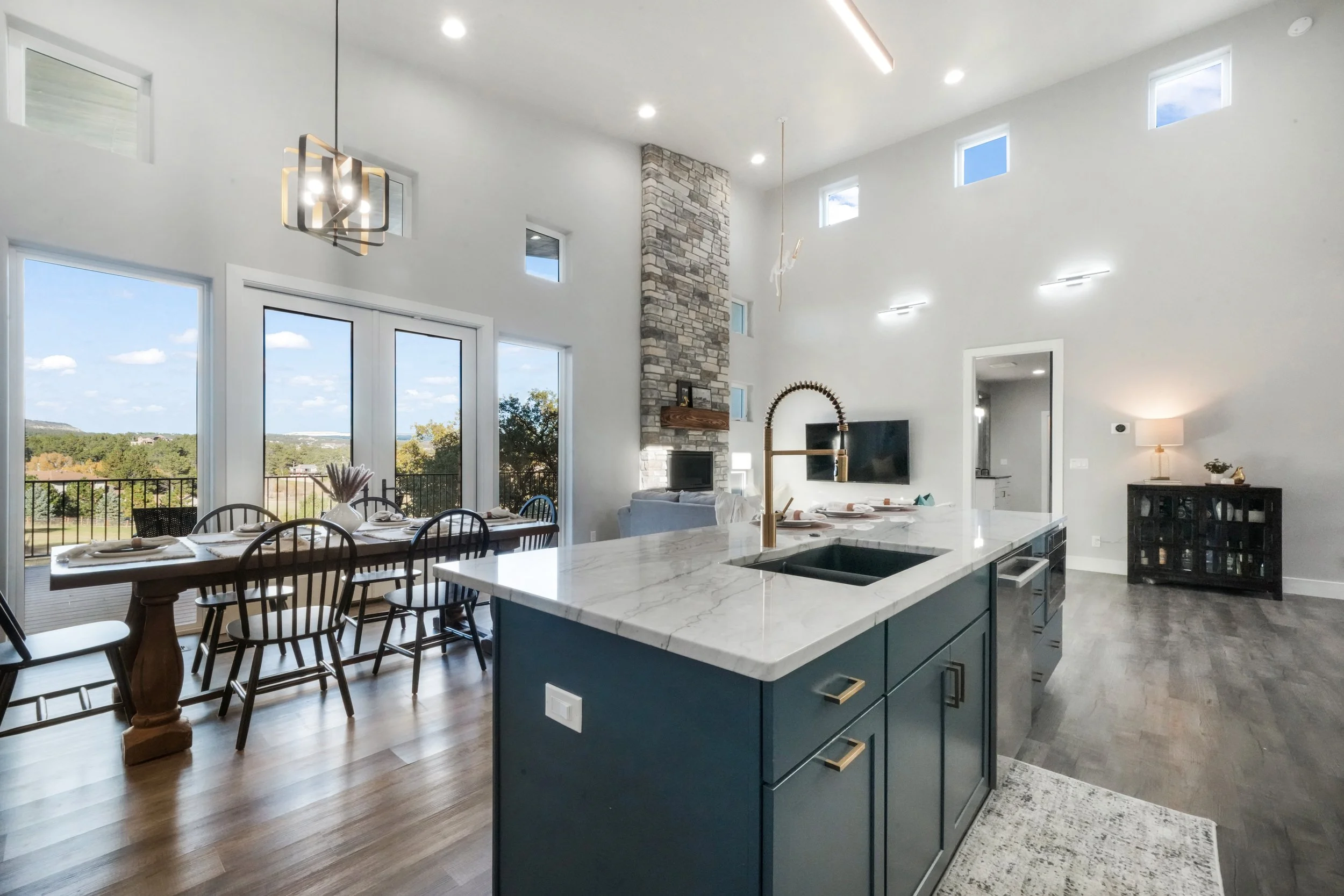 Kitchen & Formal Dining