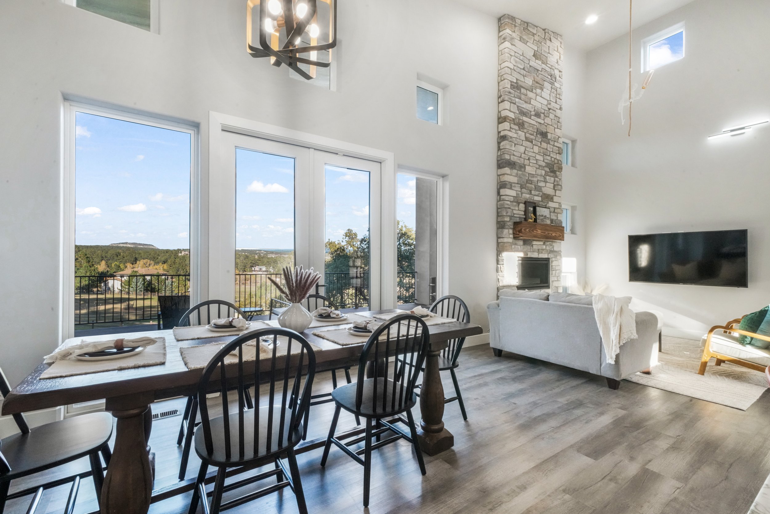 Monument - Red Rocks Ranch