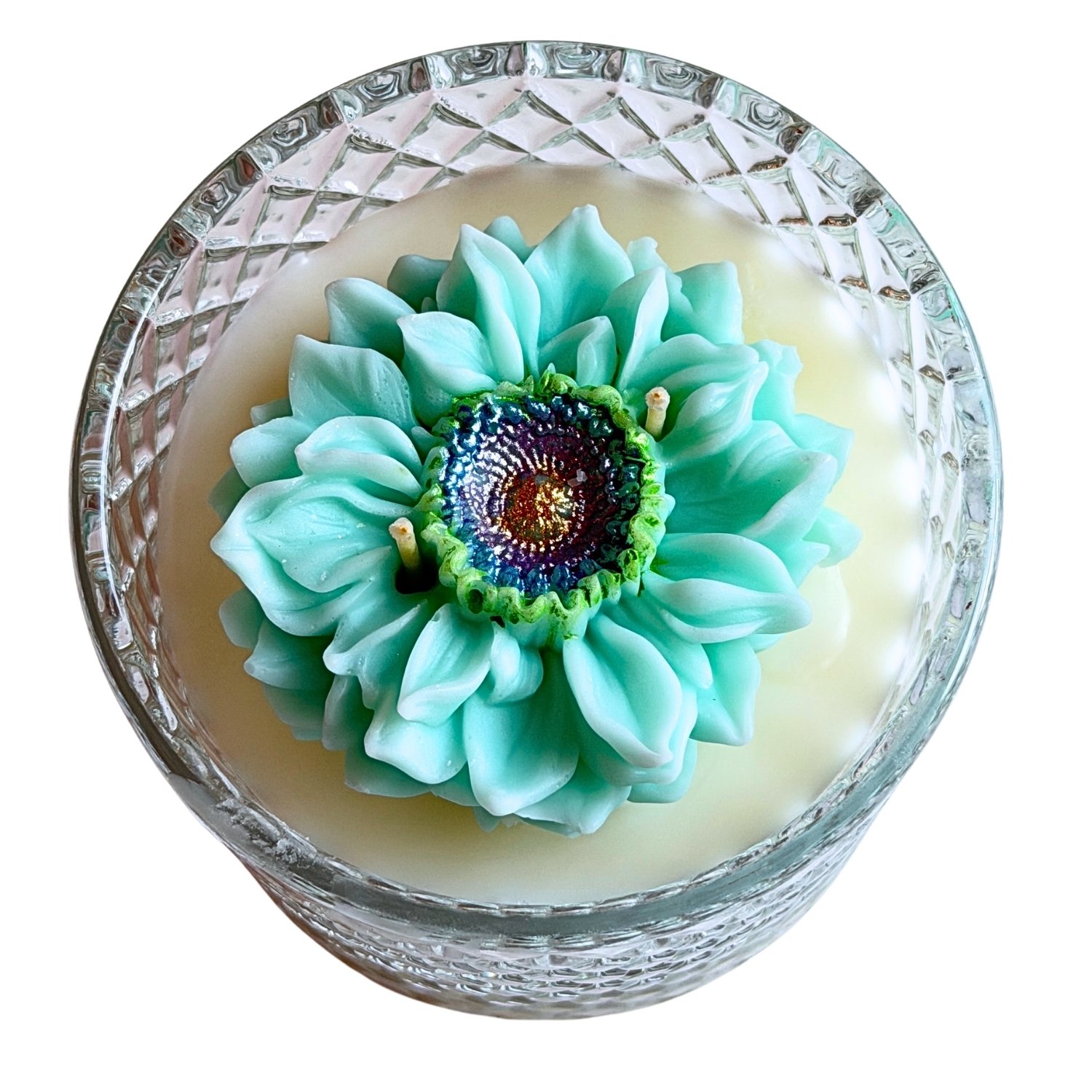 Zephyr Breeze 10.5 oz Candle close up of embedview.jpg