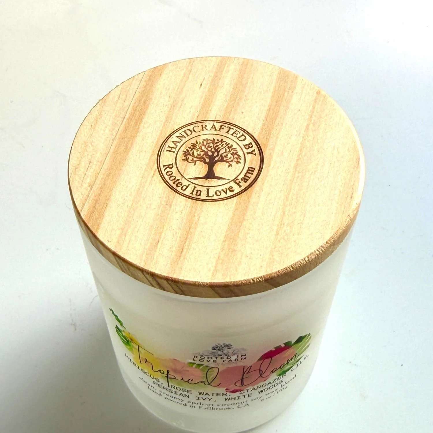 Tropical Bloom Candle 6 oz top with lid.jpg
