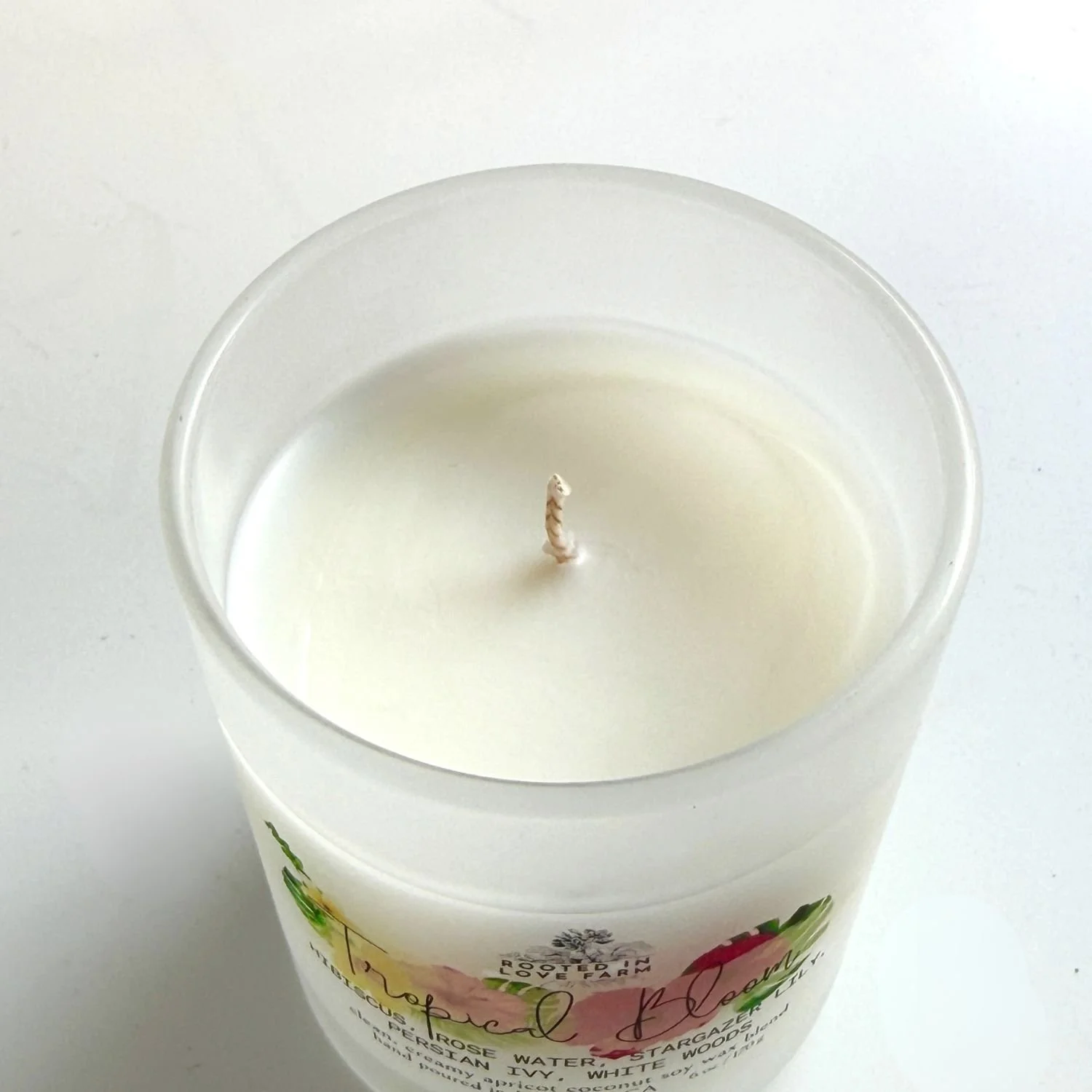 Tropical Bloom Candle 6 oz top closeup.jpg