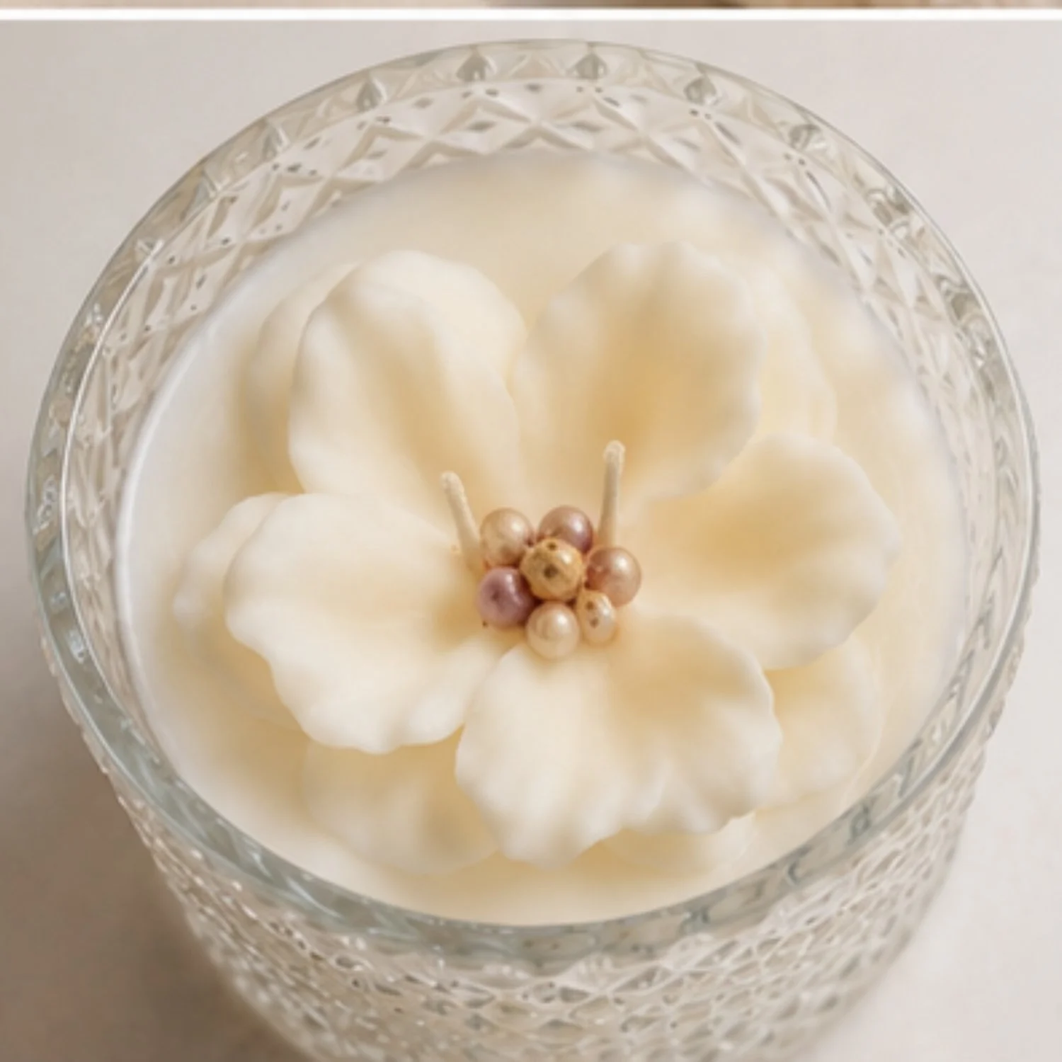 Magnolia candle 10.5 oz top view close up.jpg
