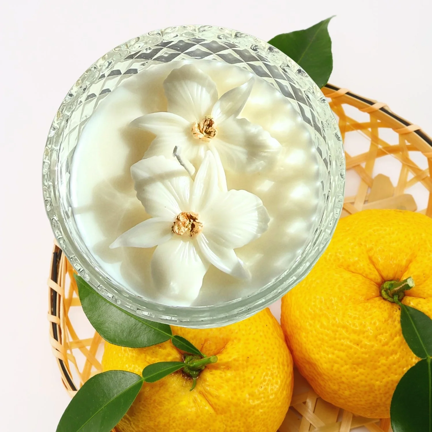 yuzu citrus candle close up top view.jpg