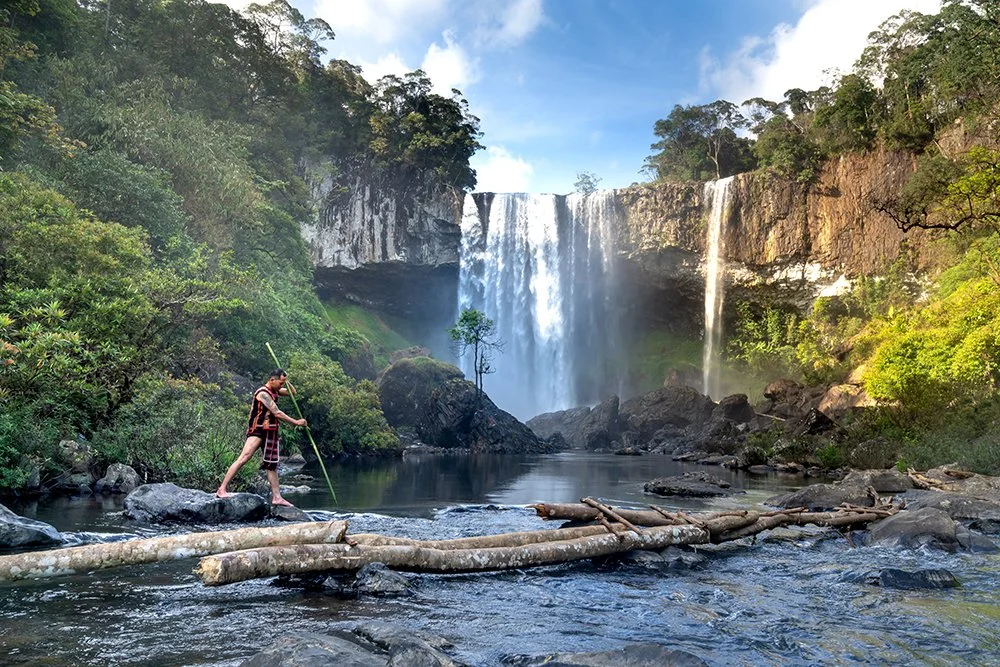 k50 waterfall in vietnam for elopement