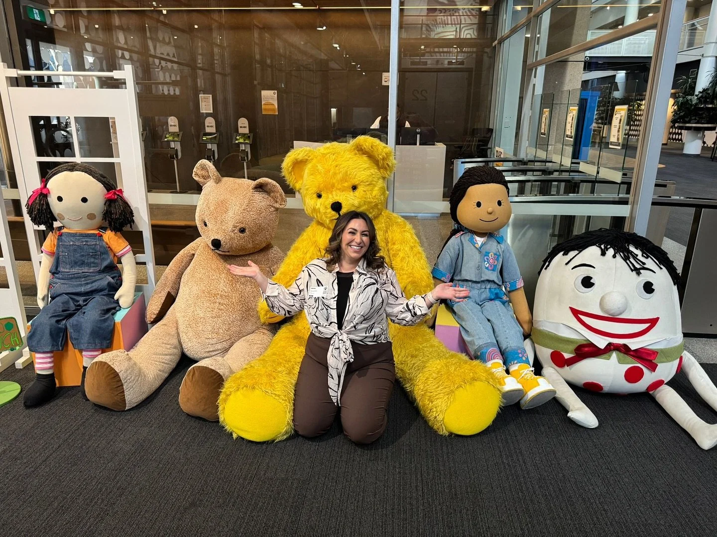 Our Sydney ambassador, Jaycee, headed to @abcaustralia headquarters to share her endometriosis story with Yumi Stynes for an episode of Ladies we need to talk 📻 and she got to meet the OG Playschool cast in the process!  you can check it out, and he