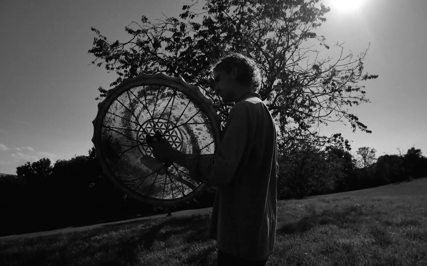 There is a true need for people around me to experience aliveness and connection in a group. 
To feel your purpose being onLINE and ACTIVATED in the presence of other individuals.

Lately, I was attending a men circle with men I don&rsquo;t know. 
An