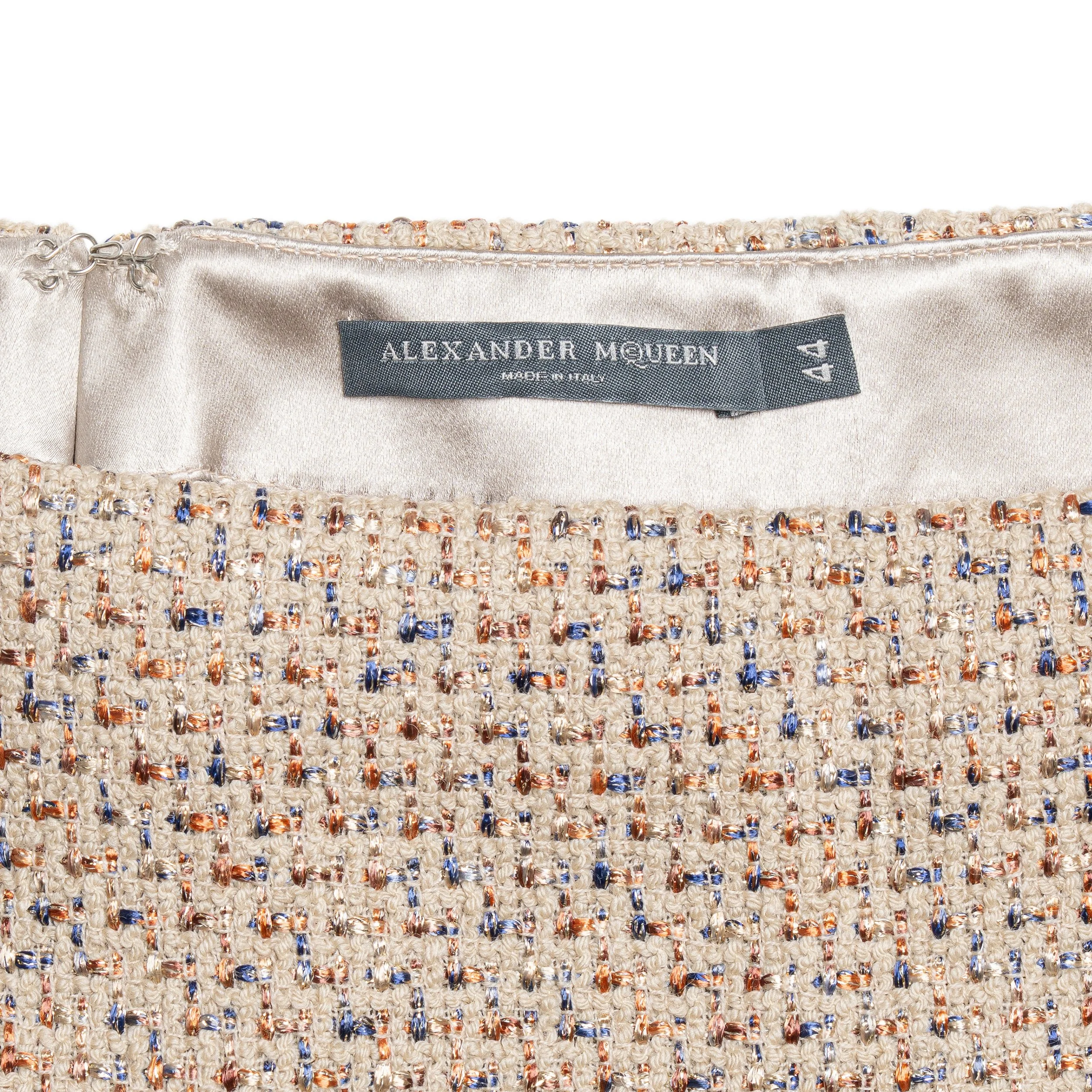 65-traje alex mcqueen-etiq.jpg