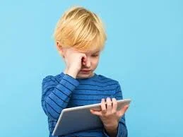 Écrans et yeux : les nouveaux dangers invisibles chez les enfants