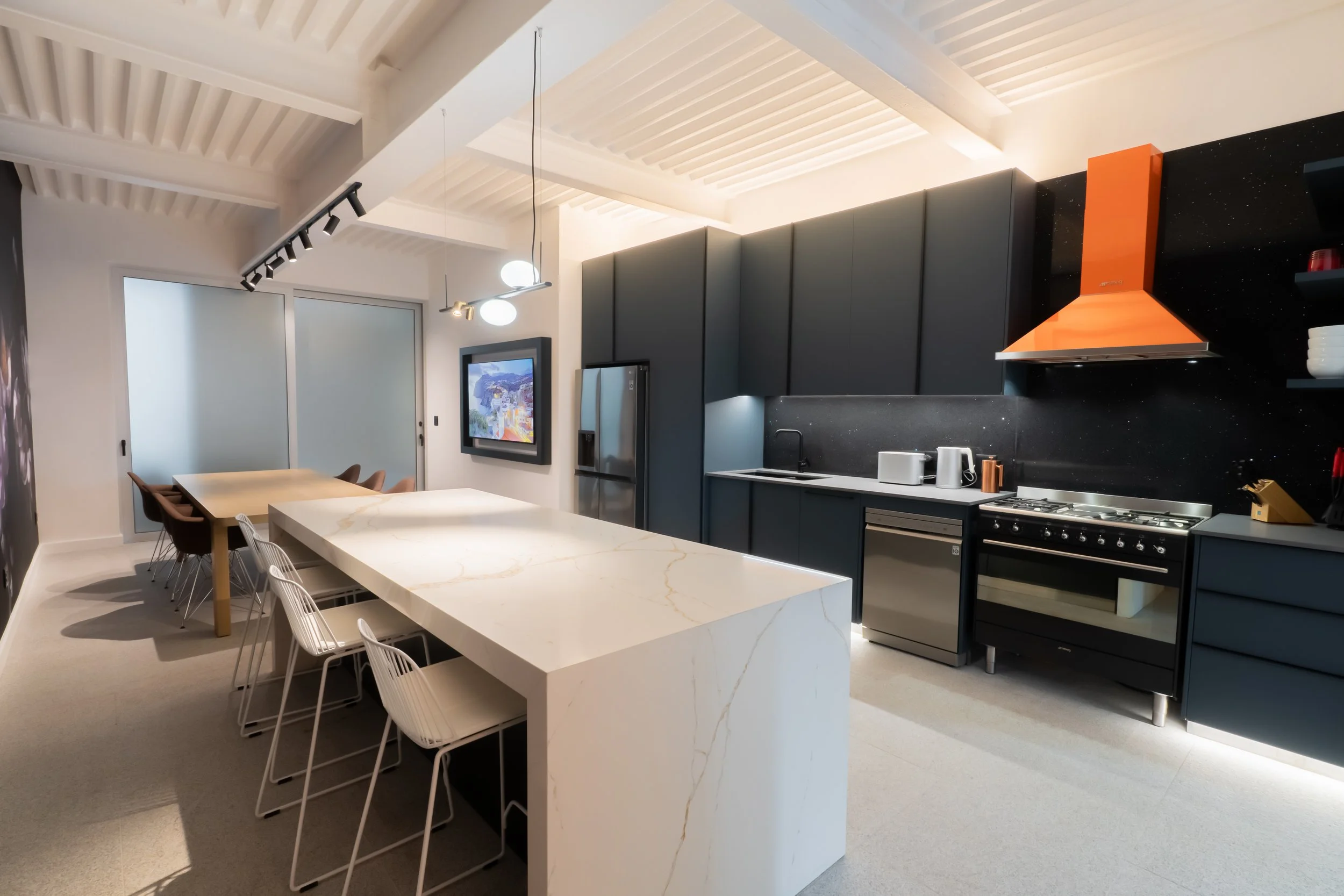 4 _ Lounge&Kitchen.jpg