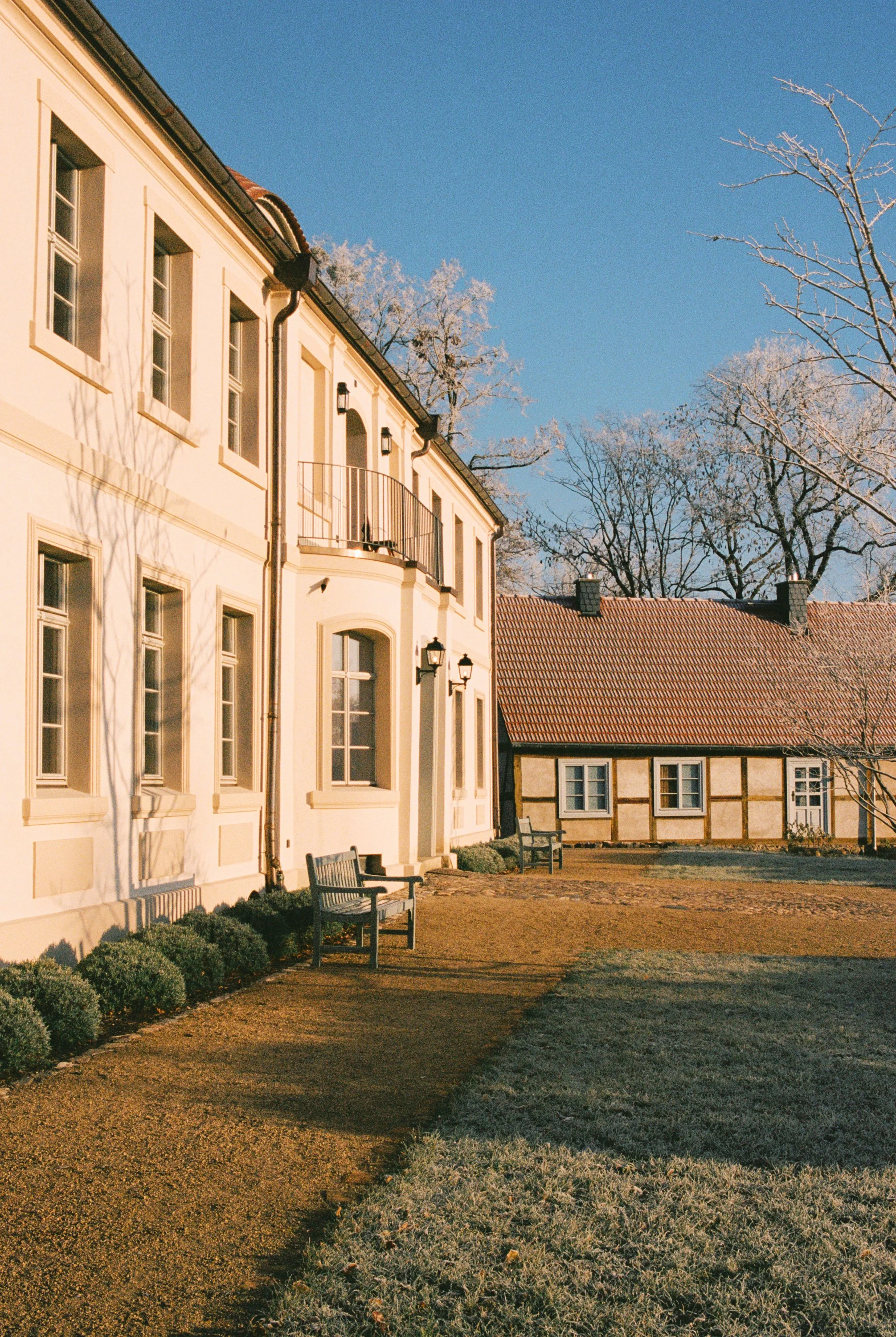 @sarahwisniewska_SukhaRetreat_Analog-21.jpg