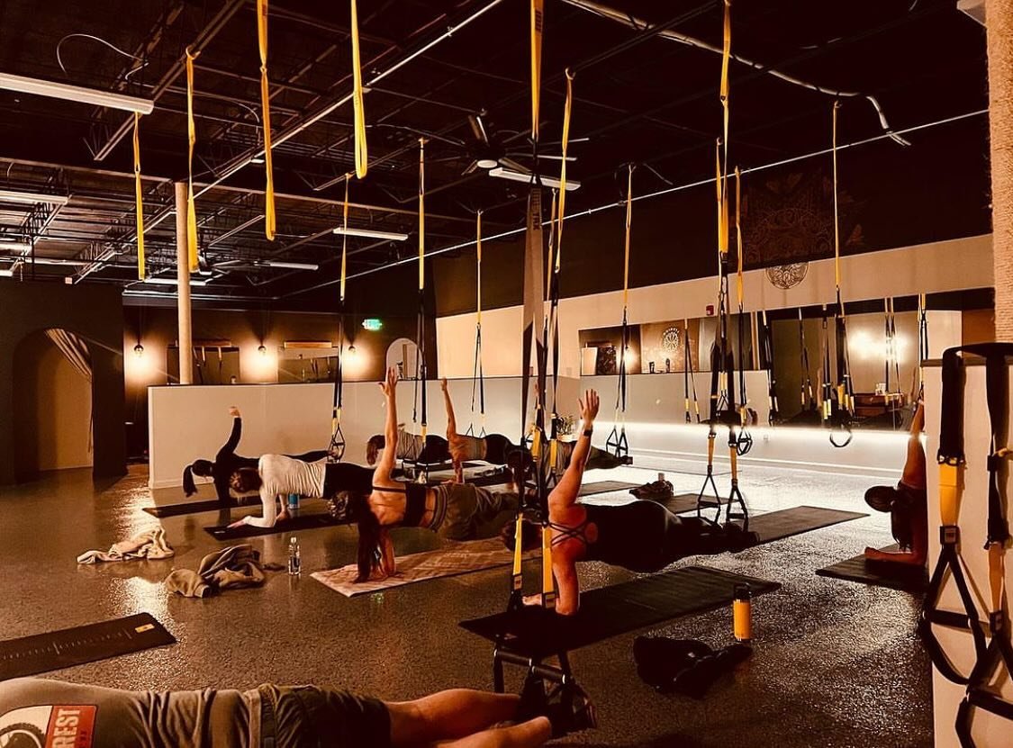 🚨LITTLETON 6:30AM CLASSES ARE LIVE TO BOOK!
✨Our Summer Sculpt Series M/W at 6:30am group and T/TH at 3:30pm group. This regular schedule class will consist of 3 phases to build strength and tone in a full body, balanced sequence (but no worries if 