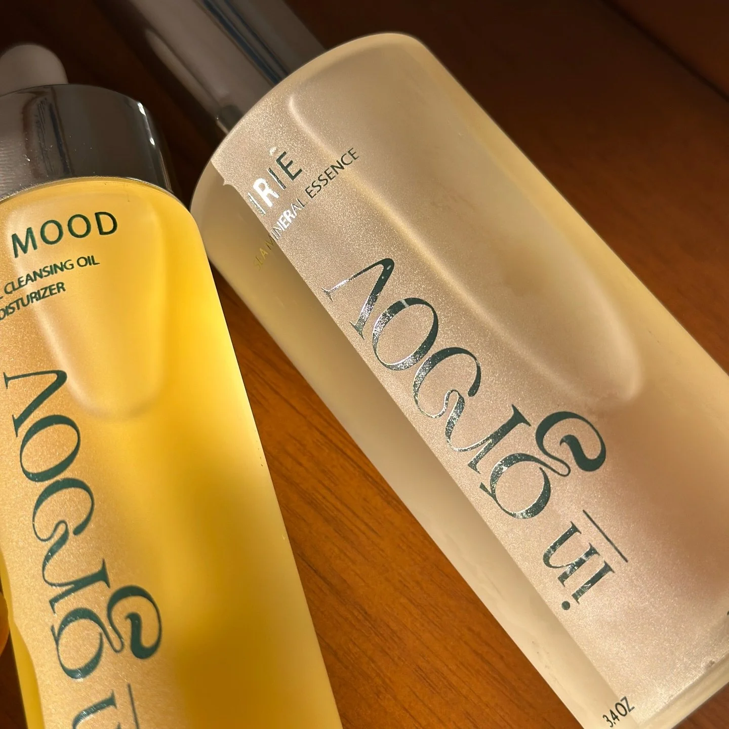 The Calming Duo | EVERY MOOD + IRIE
__
Cleanse with EVERY MOOD, hydrate and protect with IRIE, followed by a few drops of EVERY MOOD to seal in moisture to provide skin with nutrients and calm. Both products are multipurpose, providing ease and minim