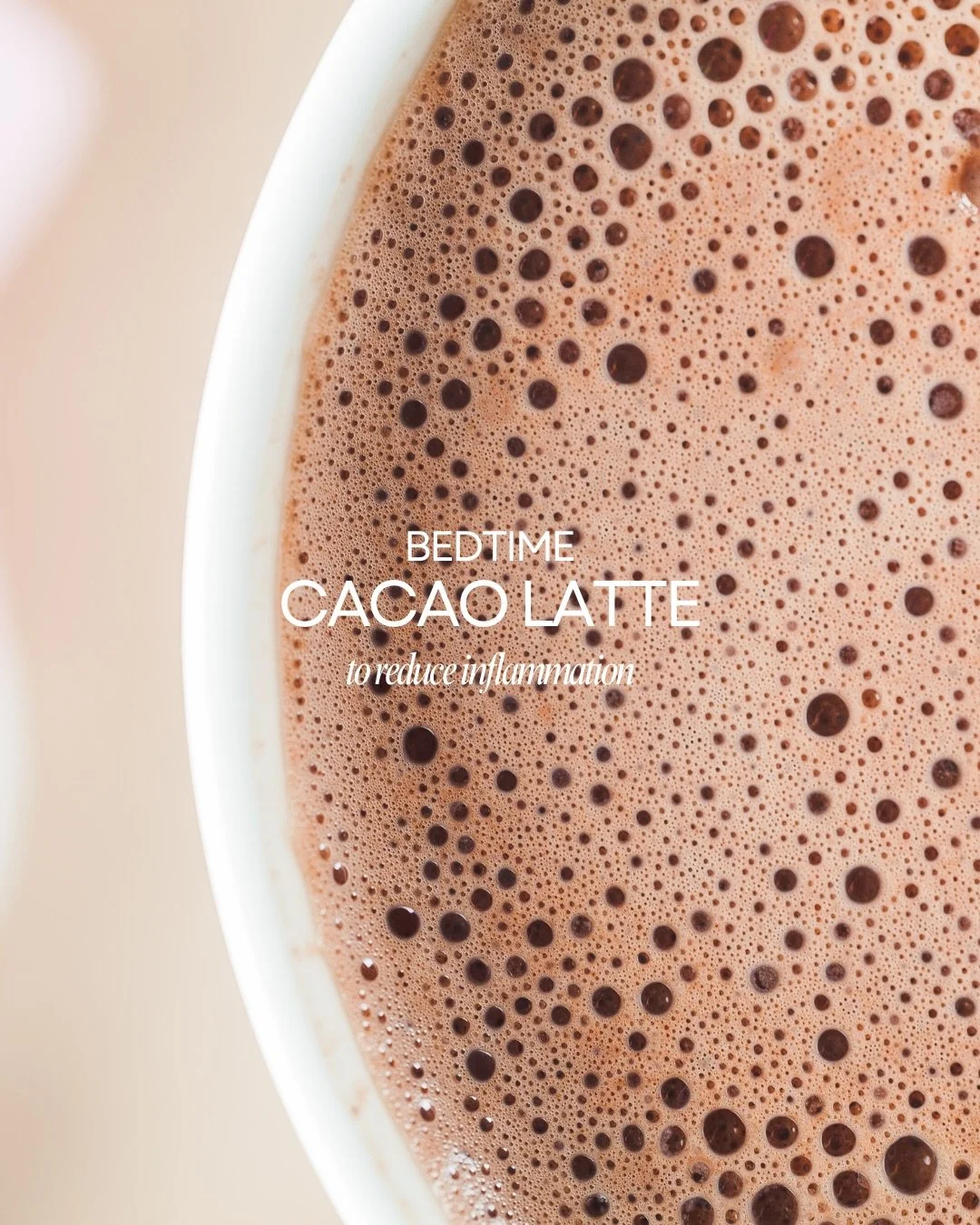 &bull;&bull; RECIPE &bull;&bull; | BEDTIME CACAO LATTE TO REDUCE INFLAMMATION
__
Drinking a cacao latte at night can help reduce inflammation due to its high content of flavonoids and polyphenols. Its powerful antioxidants combat cellular damage and 