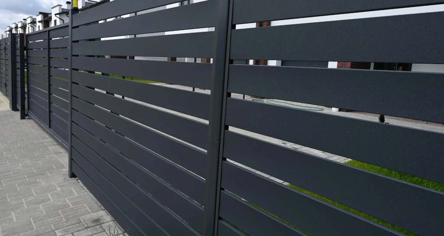 Can Fencing Be Installed On The Property Line In Calgary? — Rocky