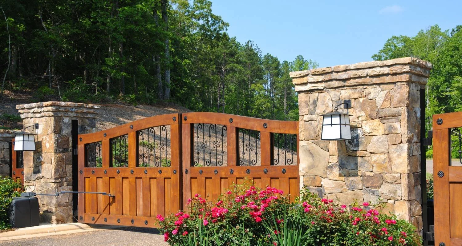 Should My Gate Open Inwards Or Outwards In Calgary? — Rocky Mountain