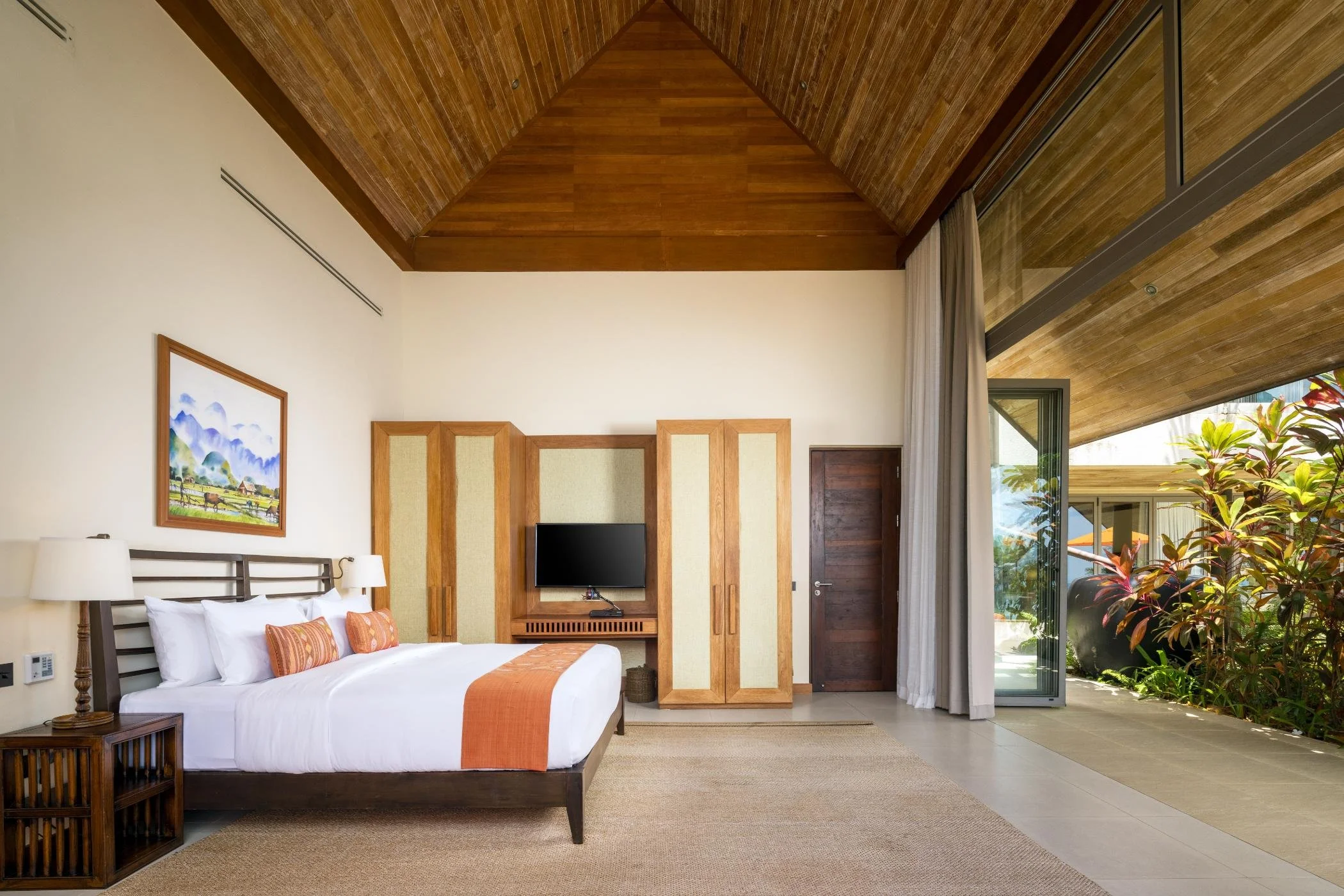 PuranaResidence_11_Bedroom1.jpg