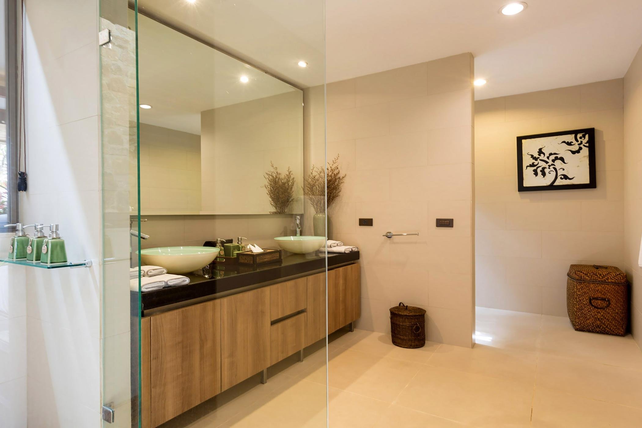 PuranaResidence_17_Bathroom 2.jpg
