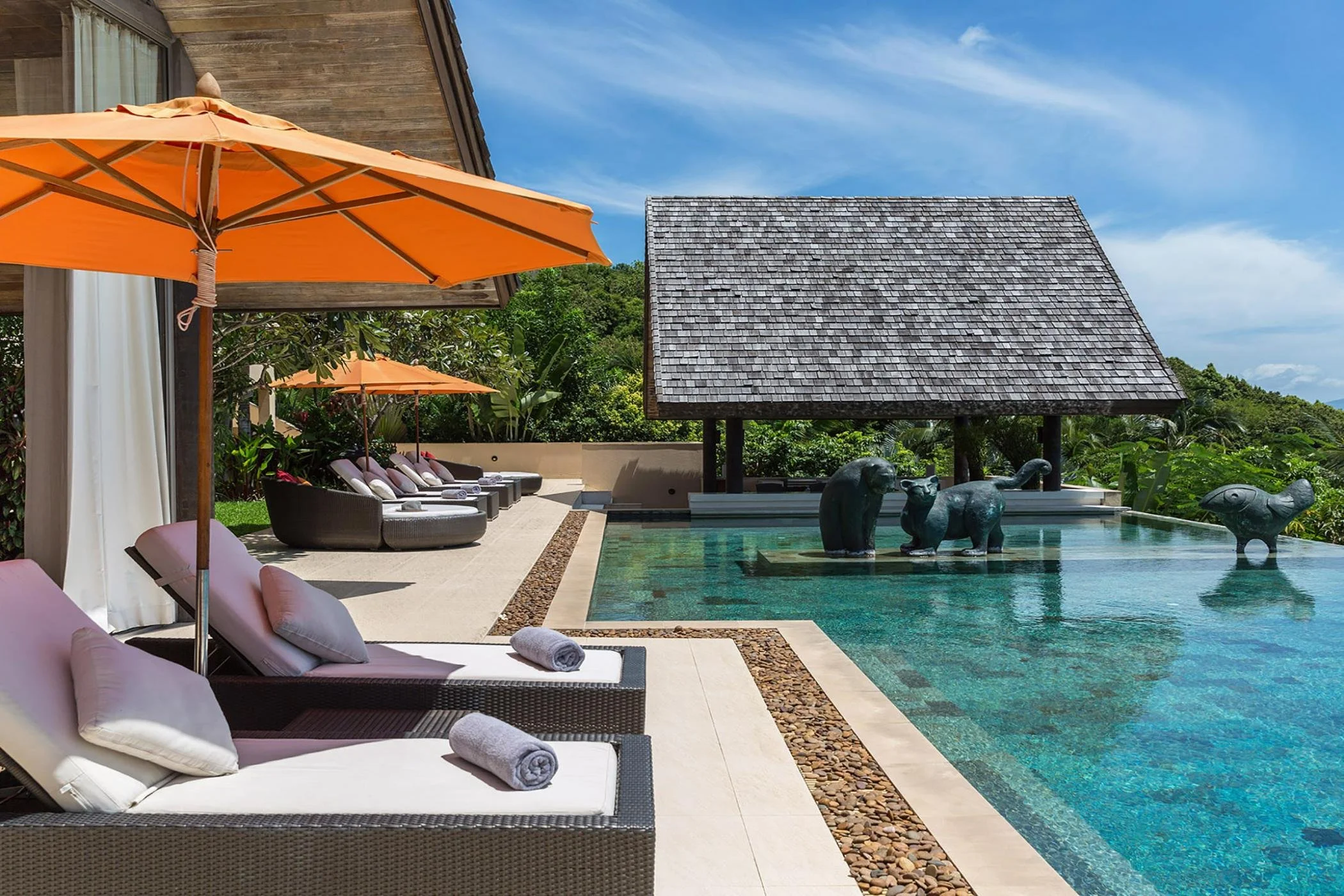 PuranaResidence_26_Sunloungers.jpg