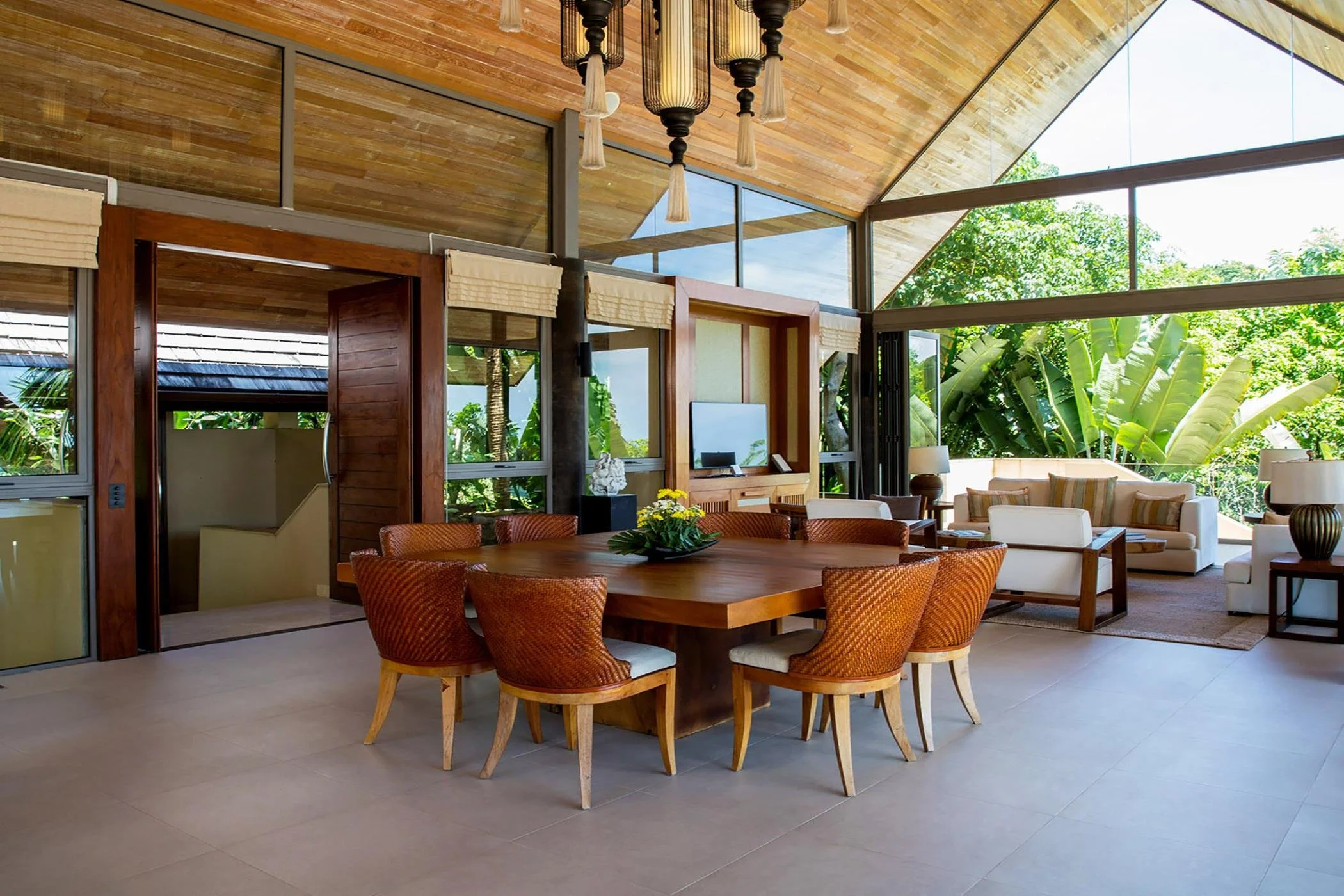 PuranaResidence_05_DiningArea.jpg