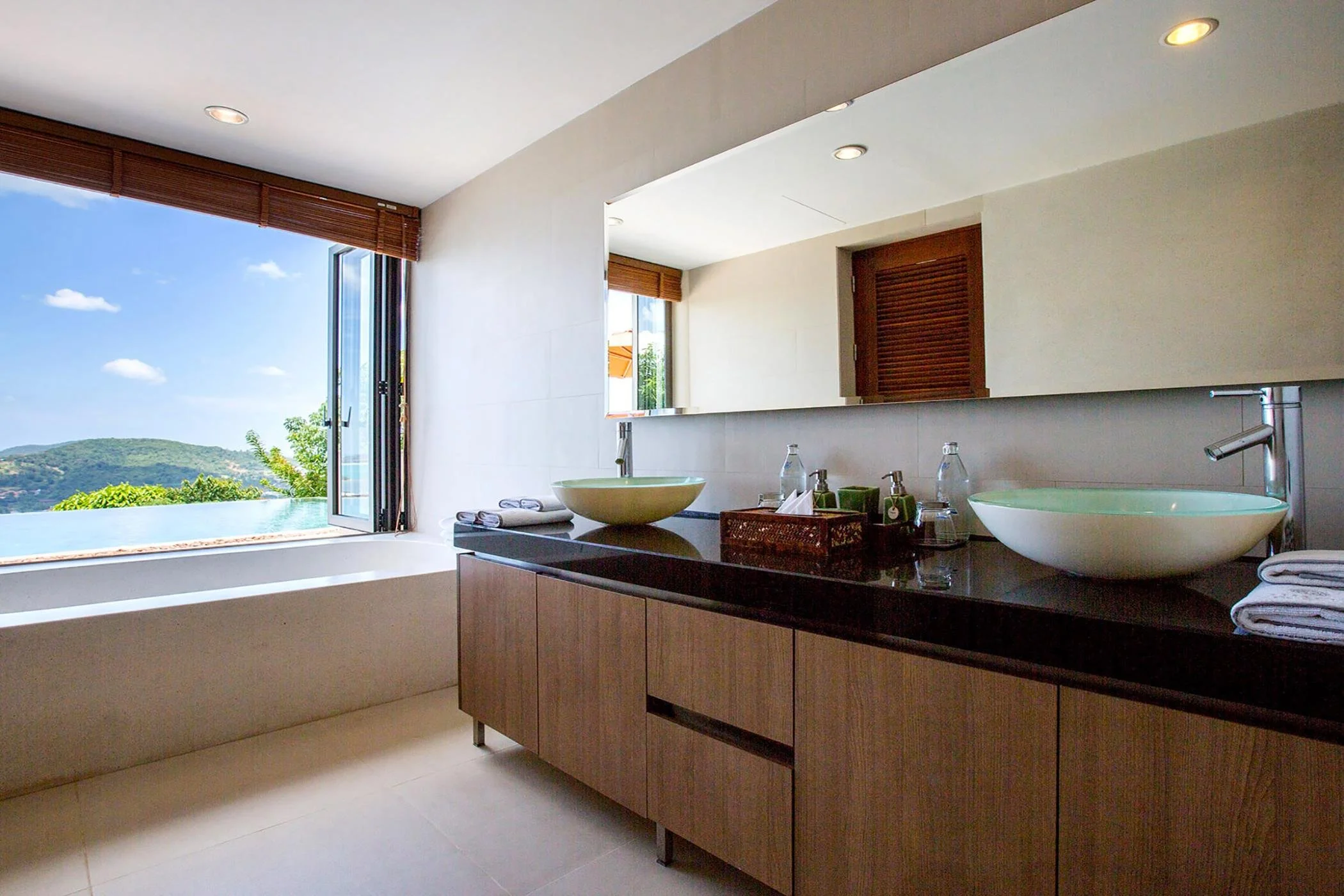 PuranaResidence_16_Bathroom 1.jpg