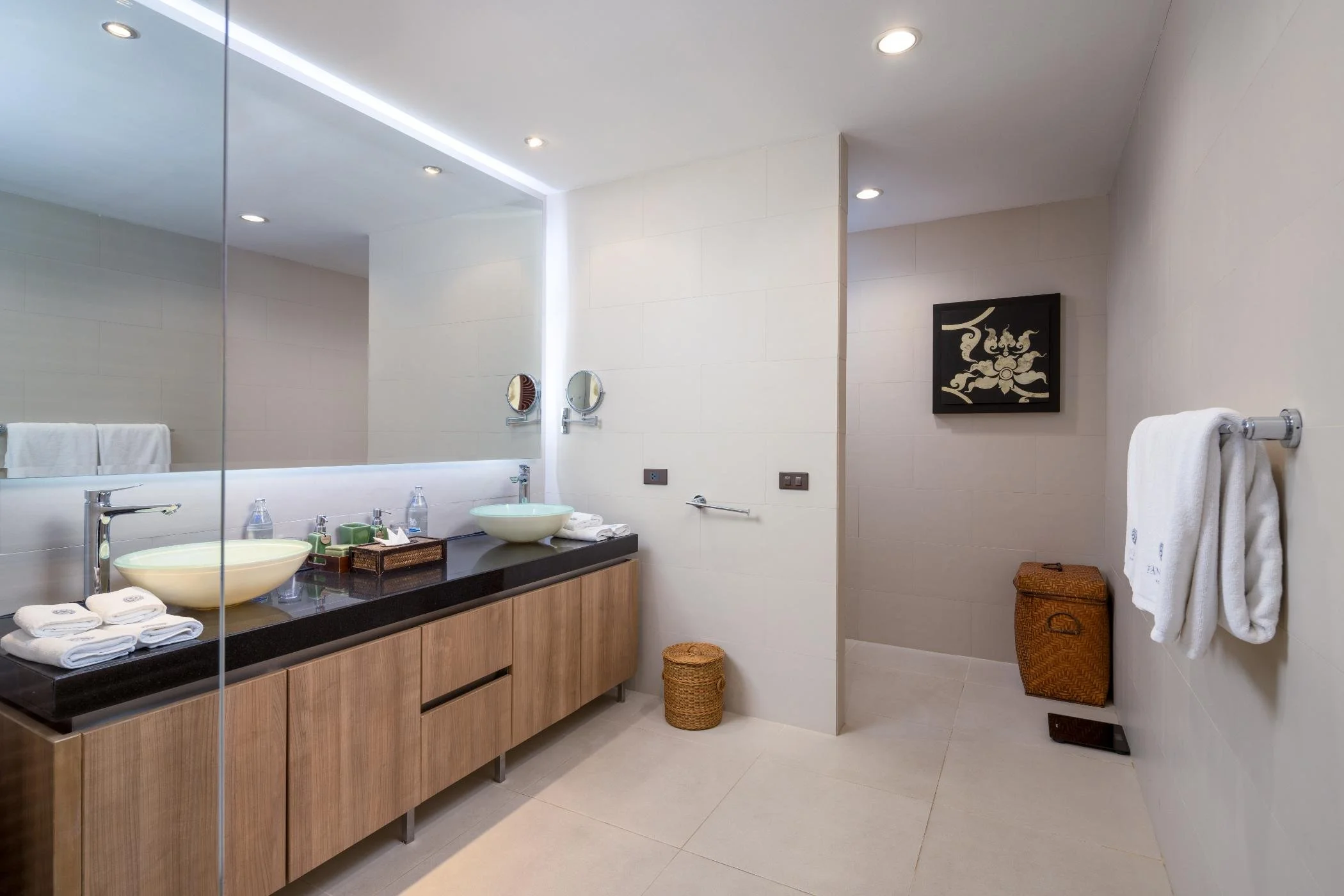 PuranaResidence_18_Bathroom3.jpg