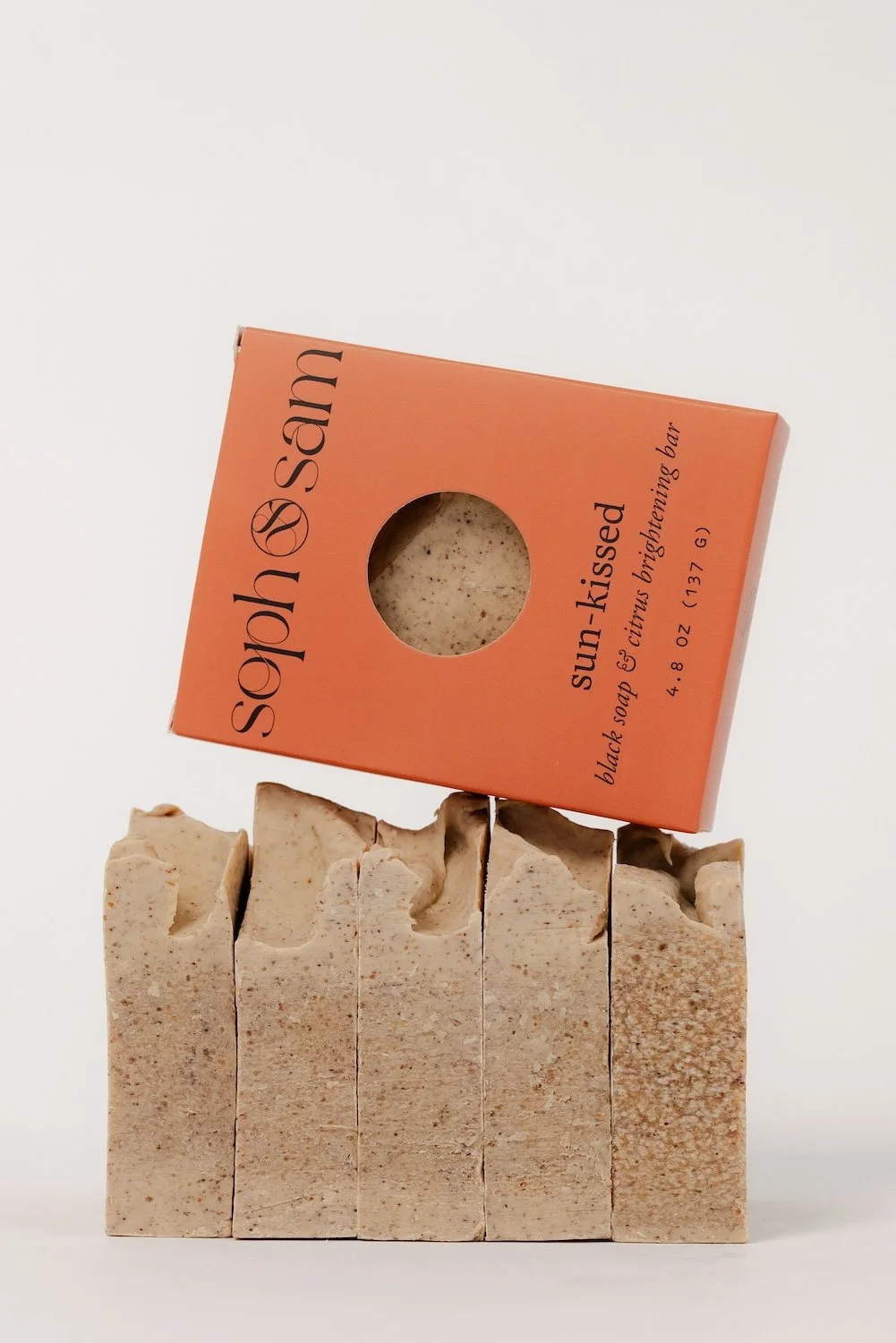 Brand identity design for a beauty brand: logo suite and brand collateral