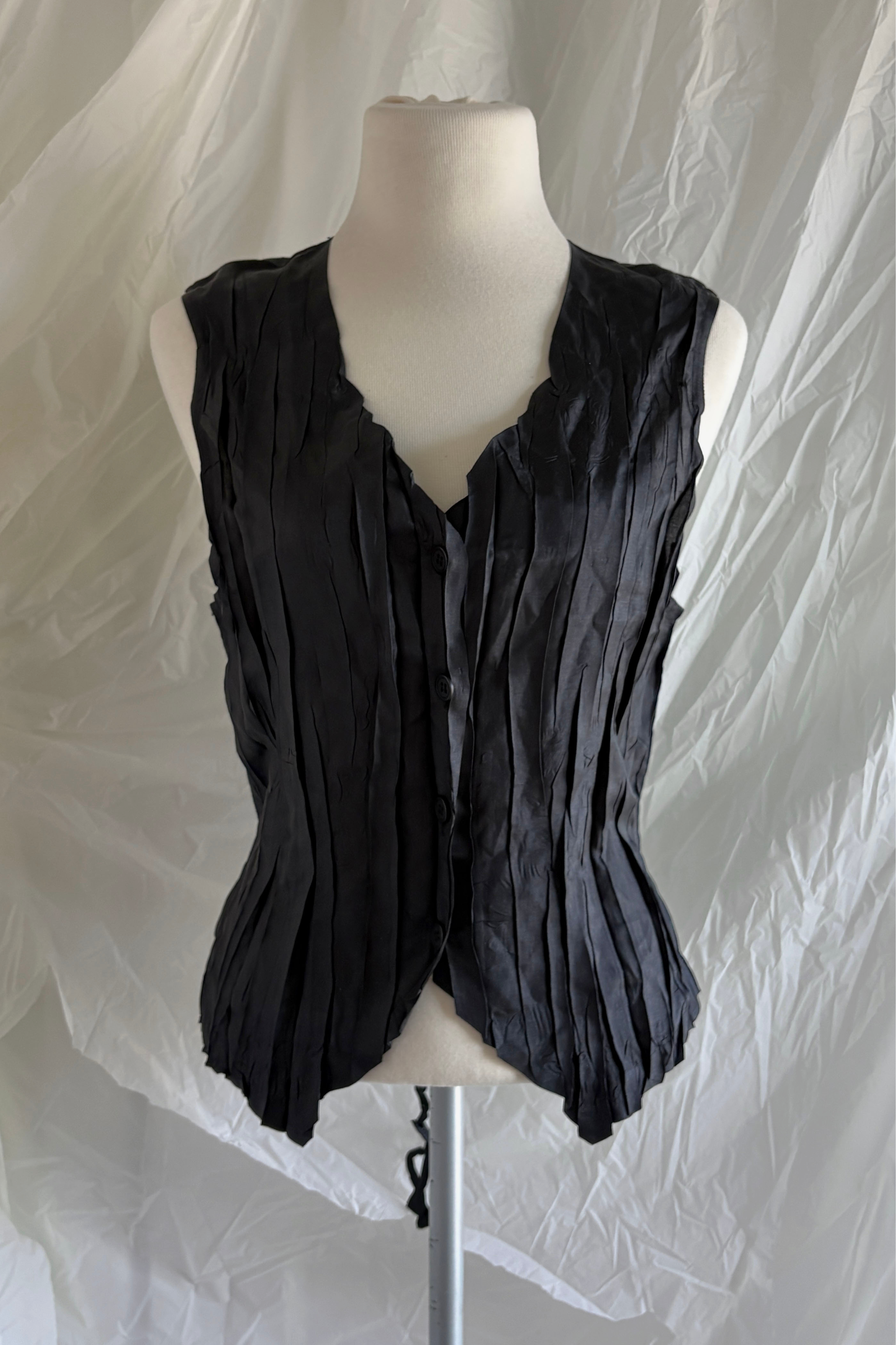 Pleats Please Issey Miyake crinkled tie-back vest