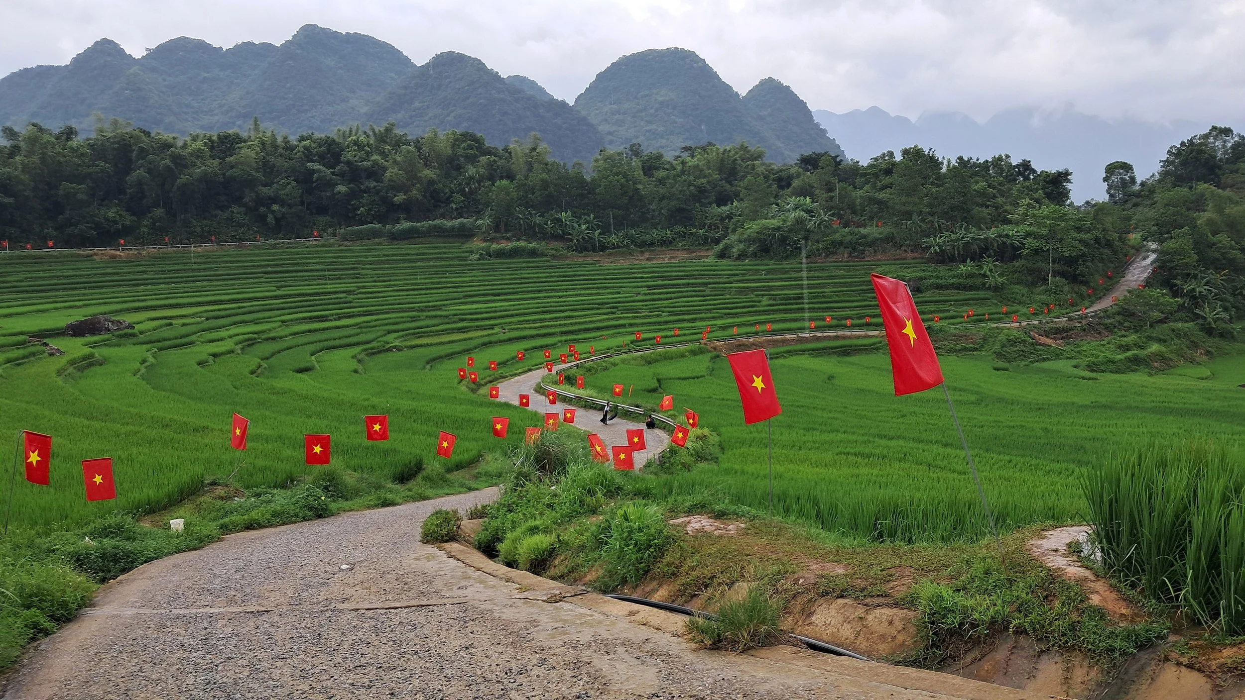 Trekking Kho Muong