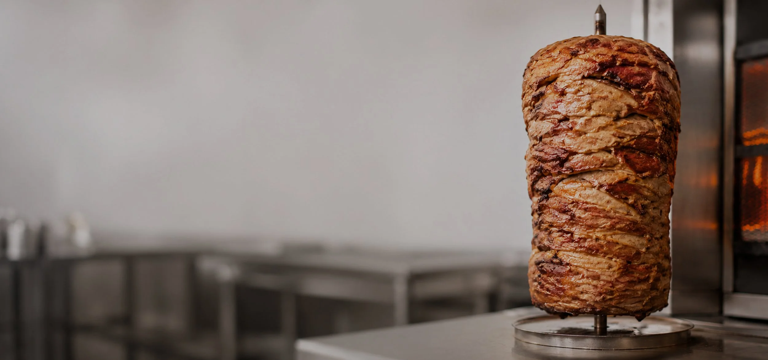 Frisch produzierter Dönerspieß aus eigener Herstellung für Imbisse und Restaurants