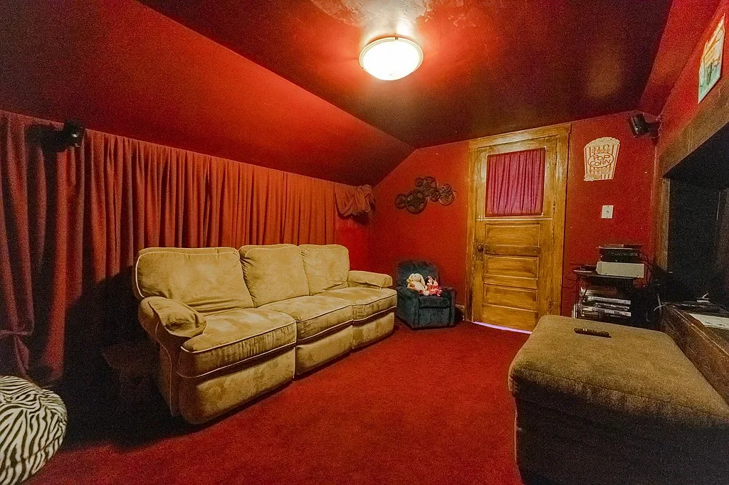f727b1e420059935e41f549a1de49e95-uncropped_scaled_within_1344_1008.webp