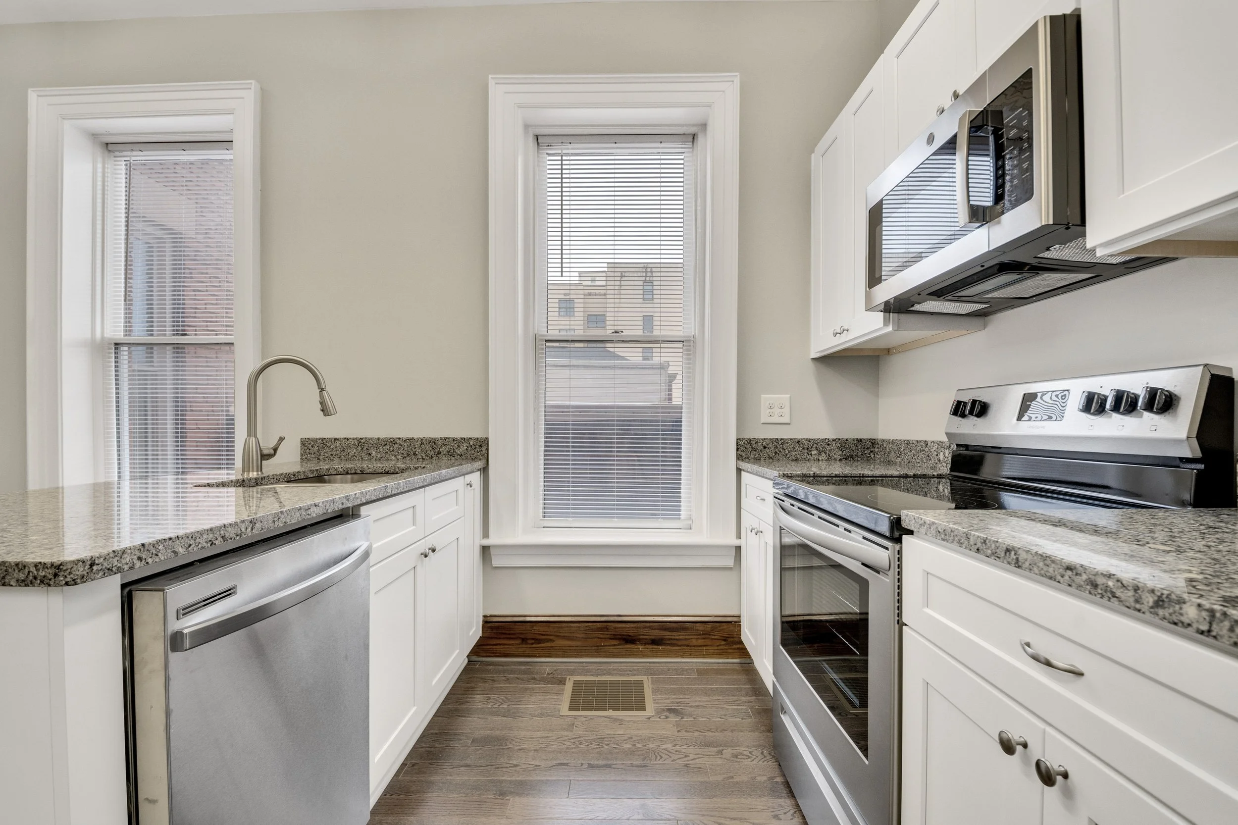 Fitzgerald-Suite-104-5.jpg