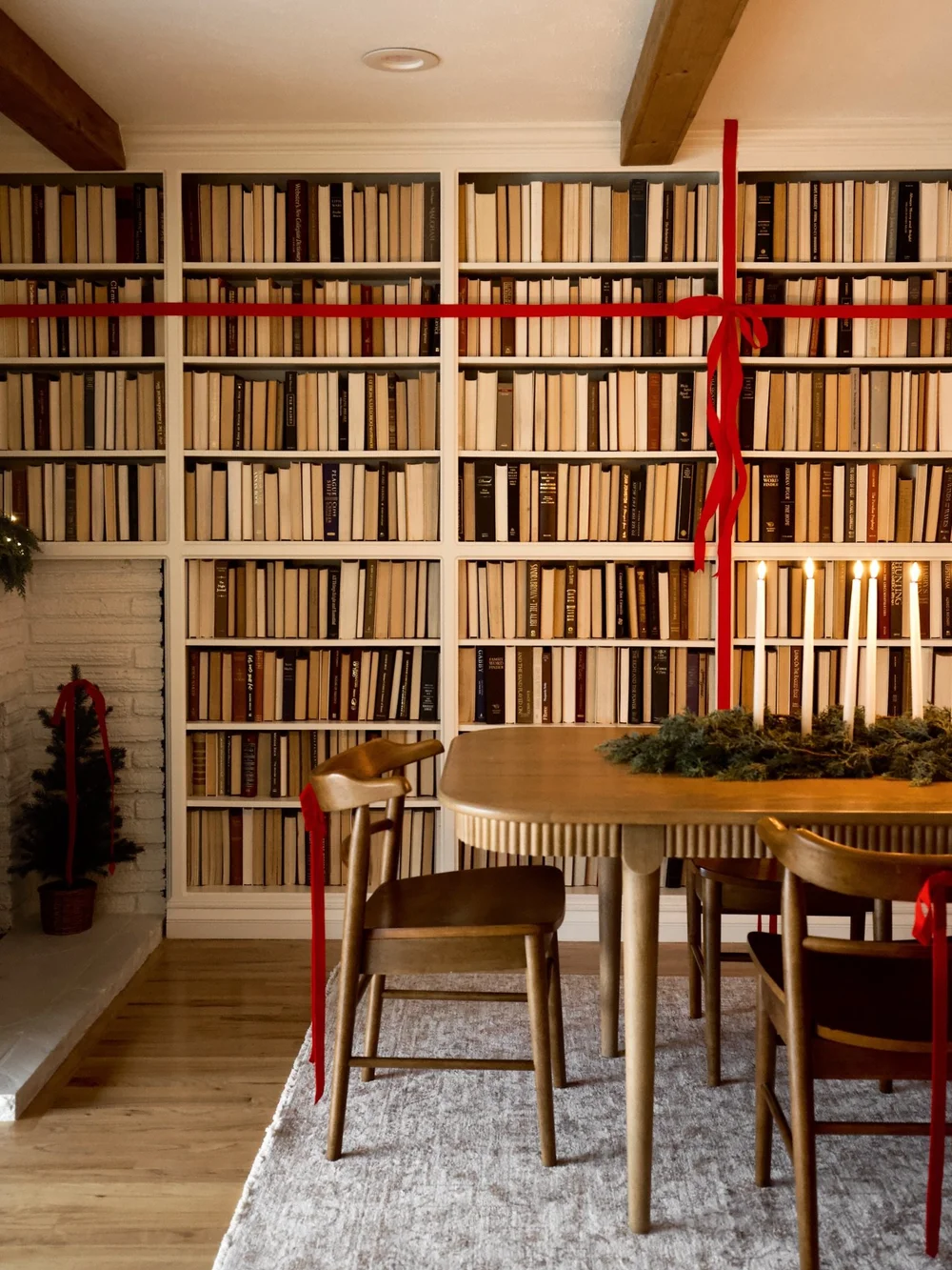 Finally got to decorating for Christmas &amp; we&rsquo;re keeping it simple over here ✨