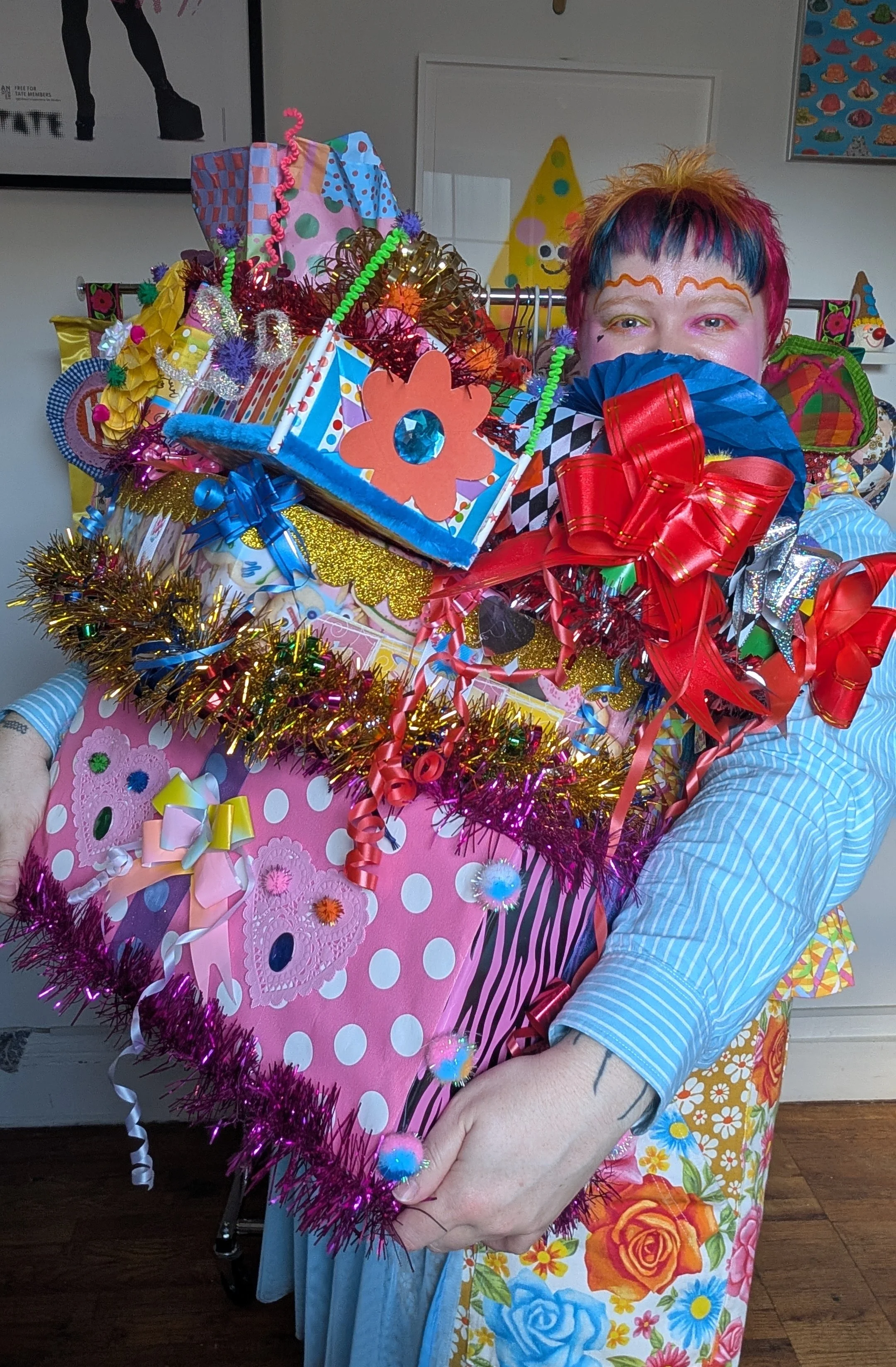 HOLIDAY GIFT WRAPPING ADD ON