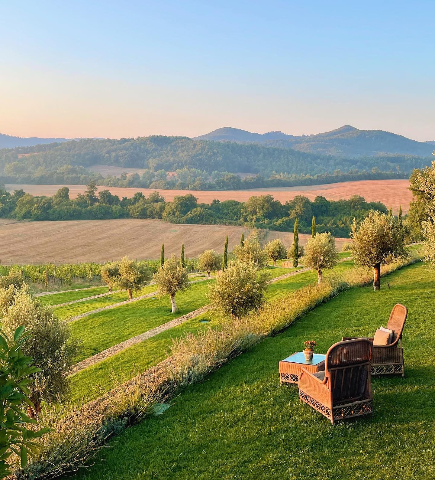 A visual diary of Tuscany, in all of its romantic glory.