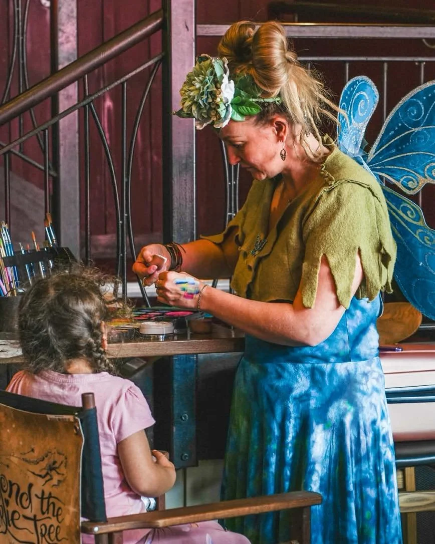 beyondthefaerietree is returning to The Fox for our Christmas Party!

Join us on Sunday, December 21 from 2pm and dive into an afternoon full of colour, creativity, and festive fun!